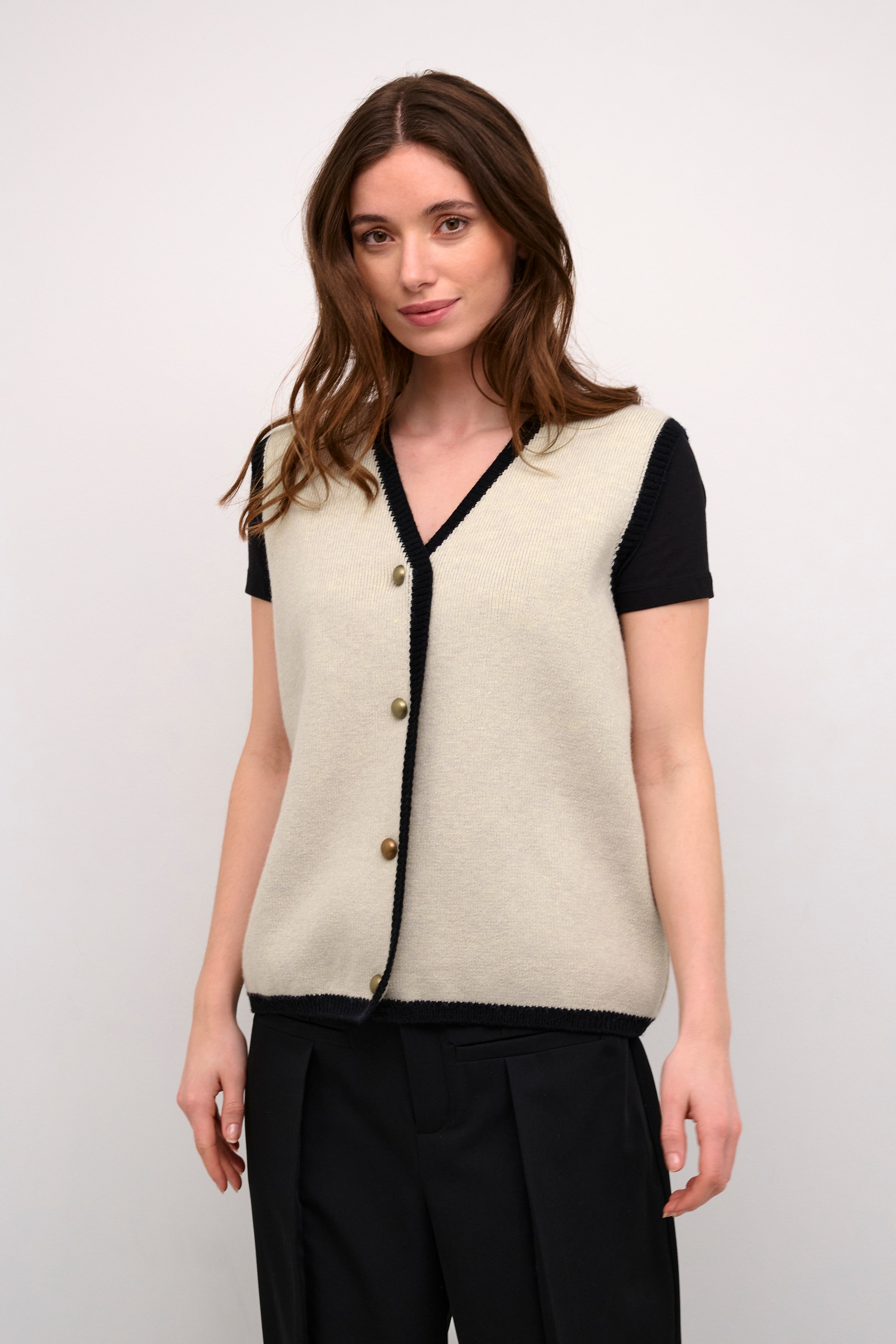 CRTiffi Vest LOOKBOOK FRONT 10613031-130404