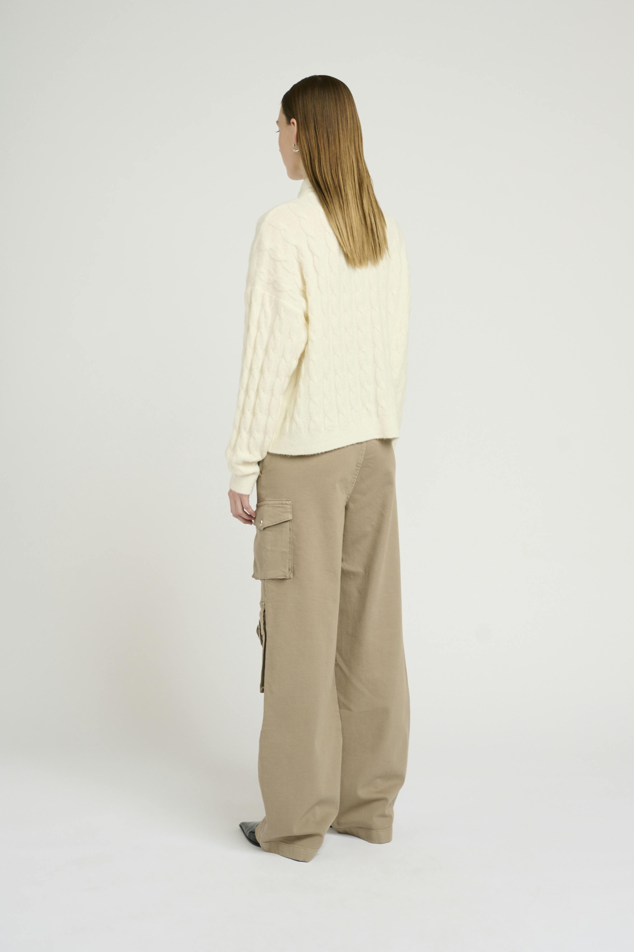 MirzaGZ Trousers LOOKBOOK BACK 10908720-171310