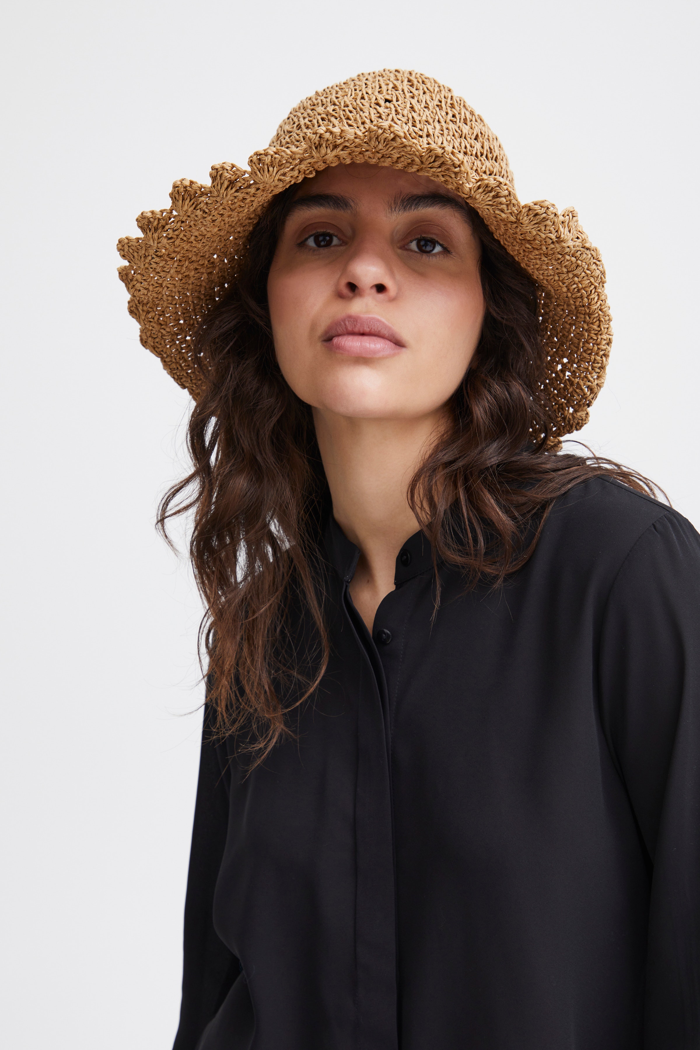 IASISSI Hatt LOOKBOOK FRONT 20121101-151308