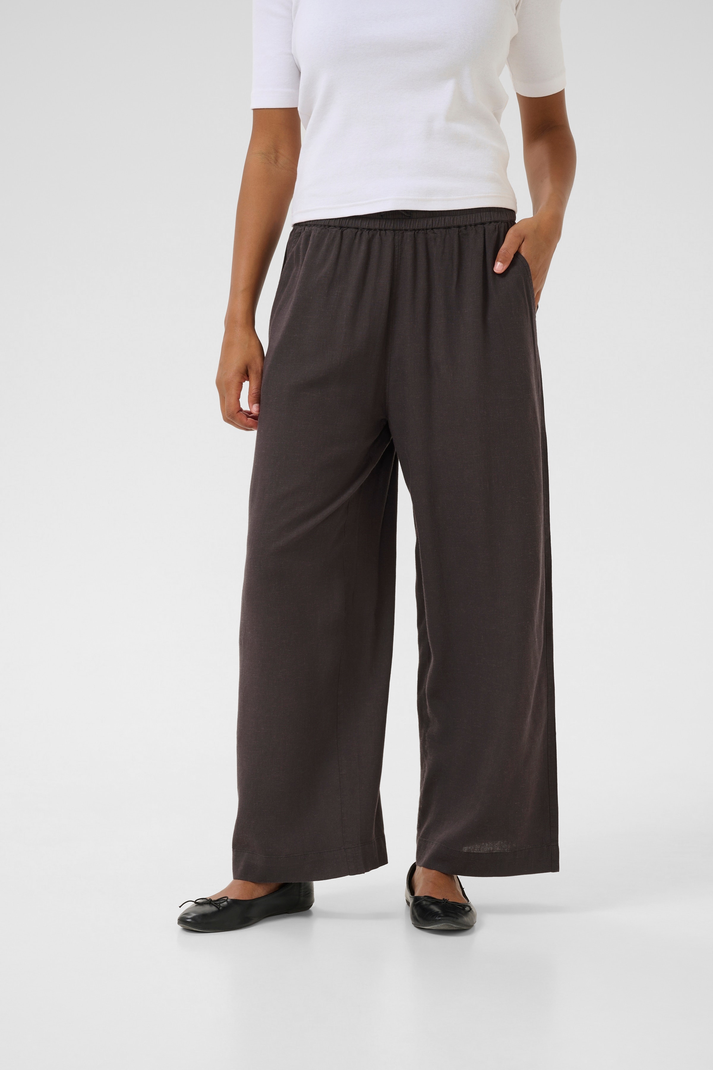 KAmilia Lin Bukser LOOKBOOK FRONT 10509666-190205