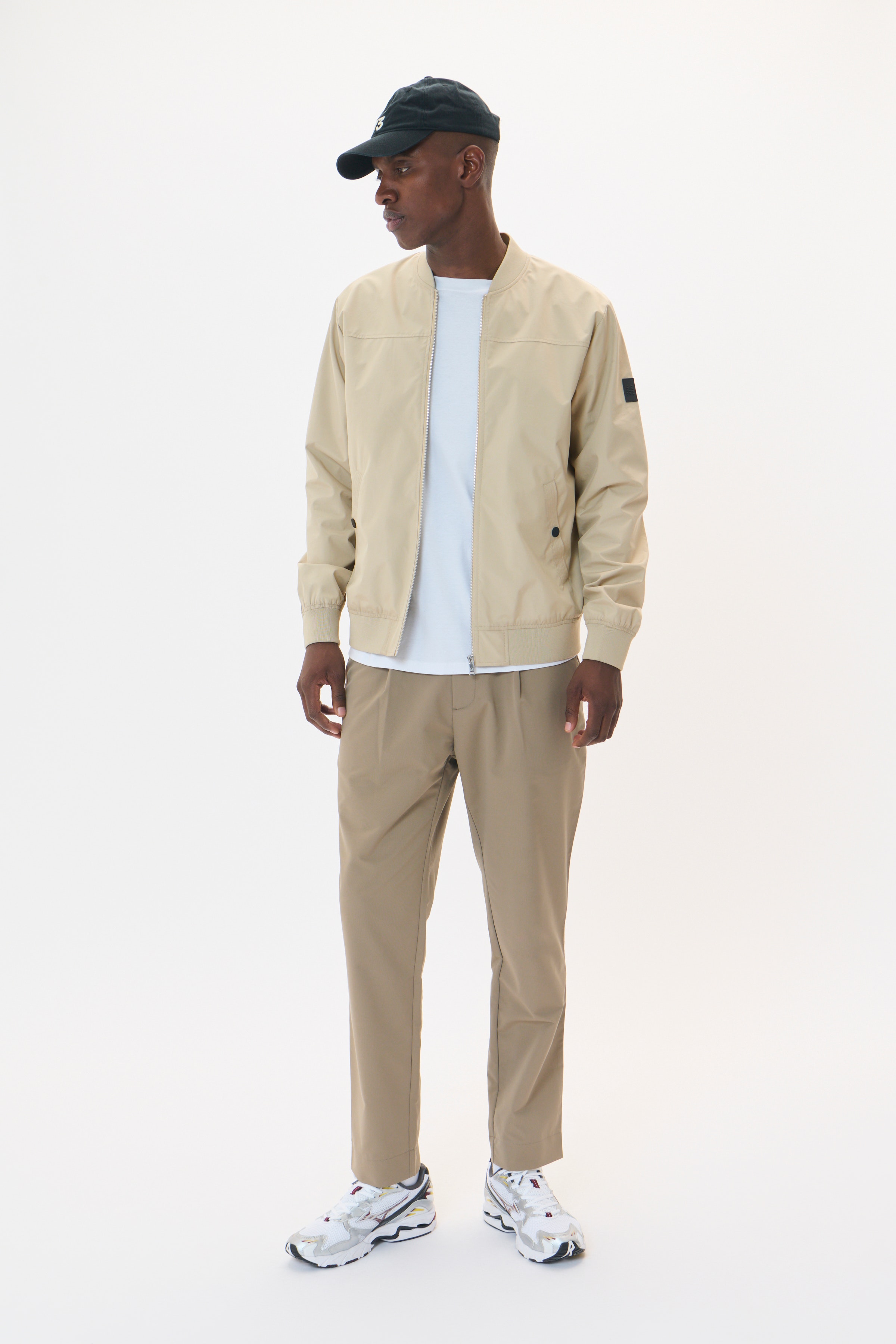 MAclay Bomber Jacket LOOKBOOK FRONT 30205869-161105