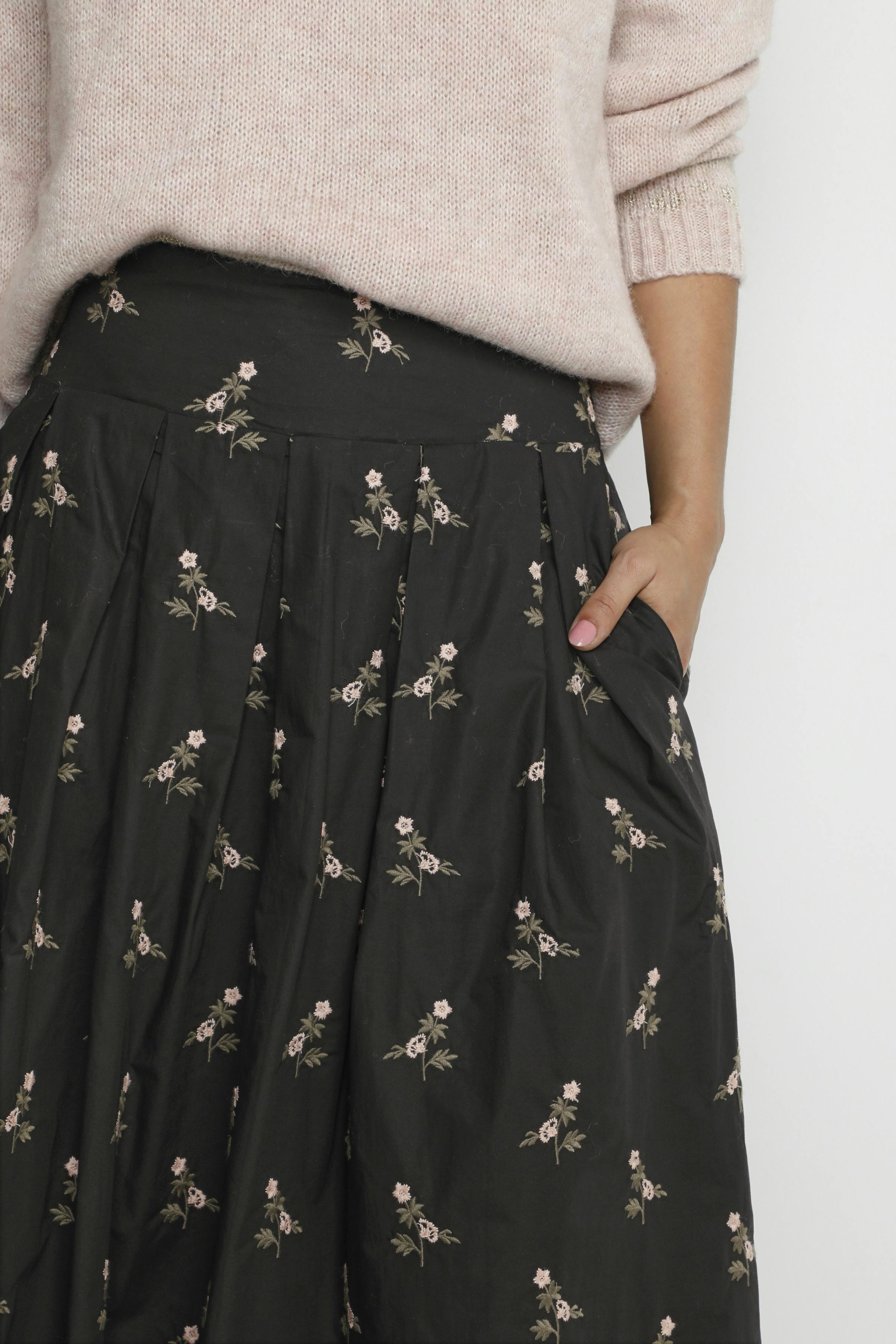 CUmilka Skirt LOOKBOOK DETAIL 50109032-500012