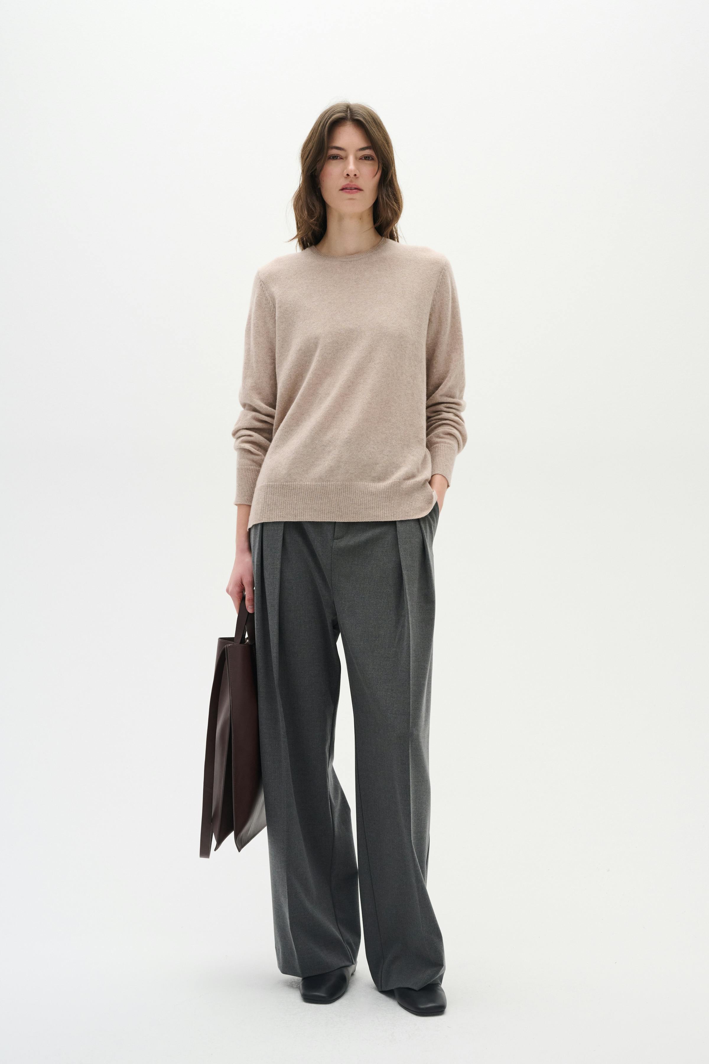 LukkaIW Crew-neck Cashmere Pullover LOOKBOOK FRONT 30107629-10110