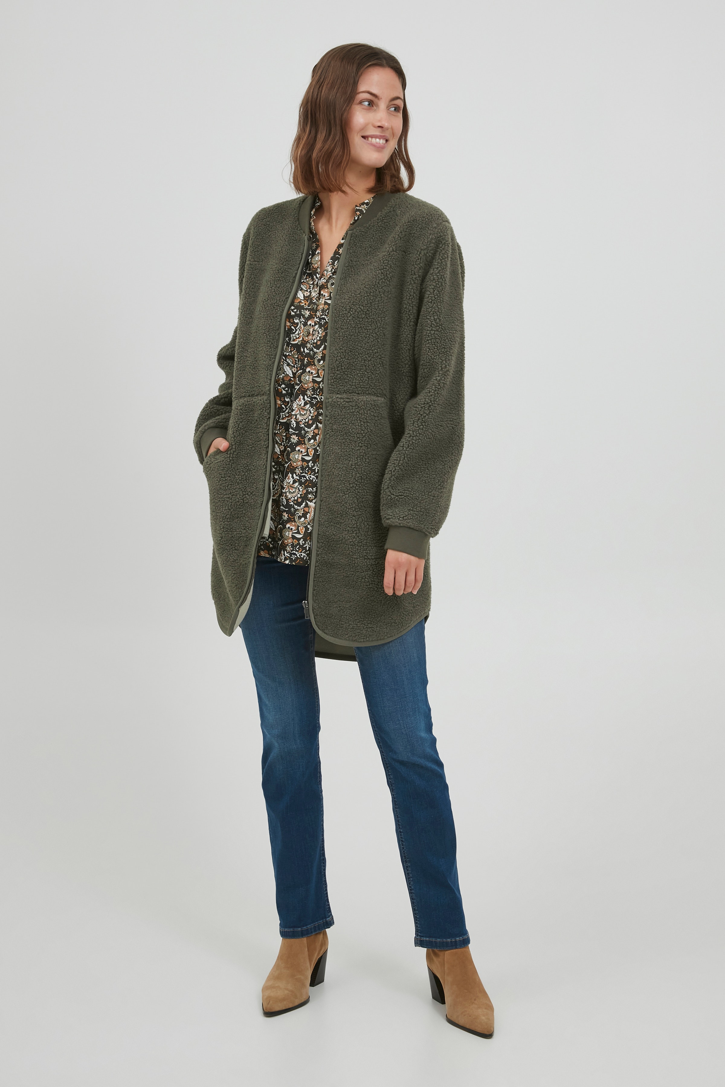 Outerwear LOOKBOOK FRONT 20609657-180515