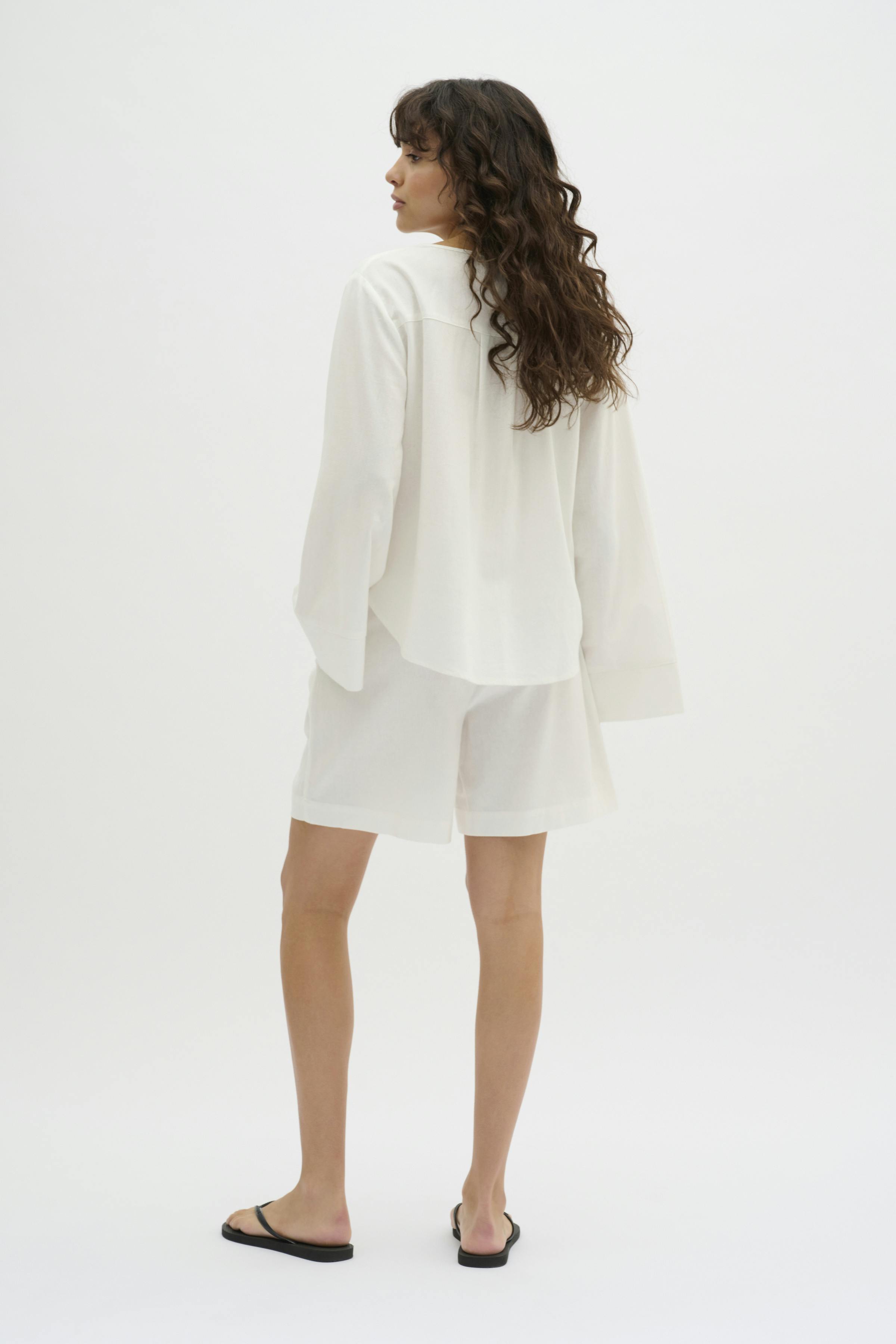 DiasMW Linen Shorts LOOKBOOK BACK 10704702-110602