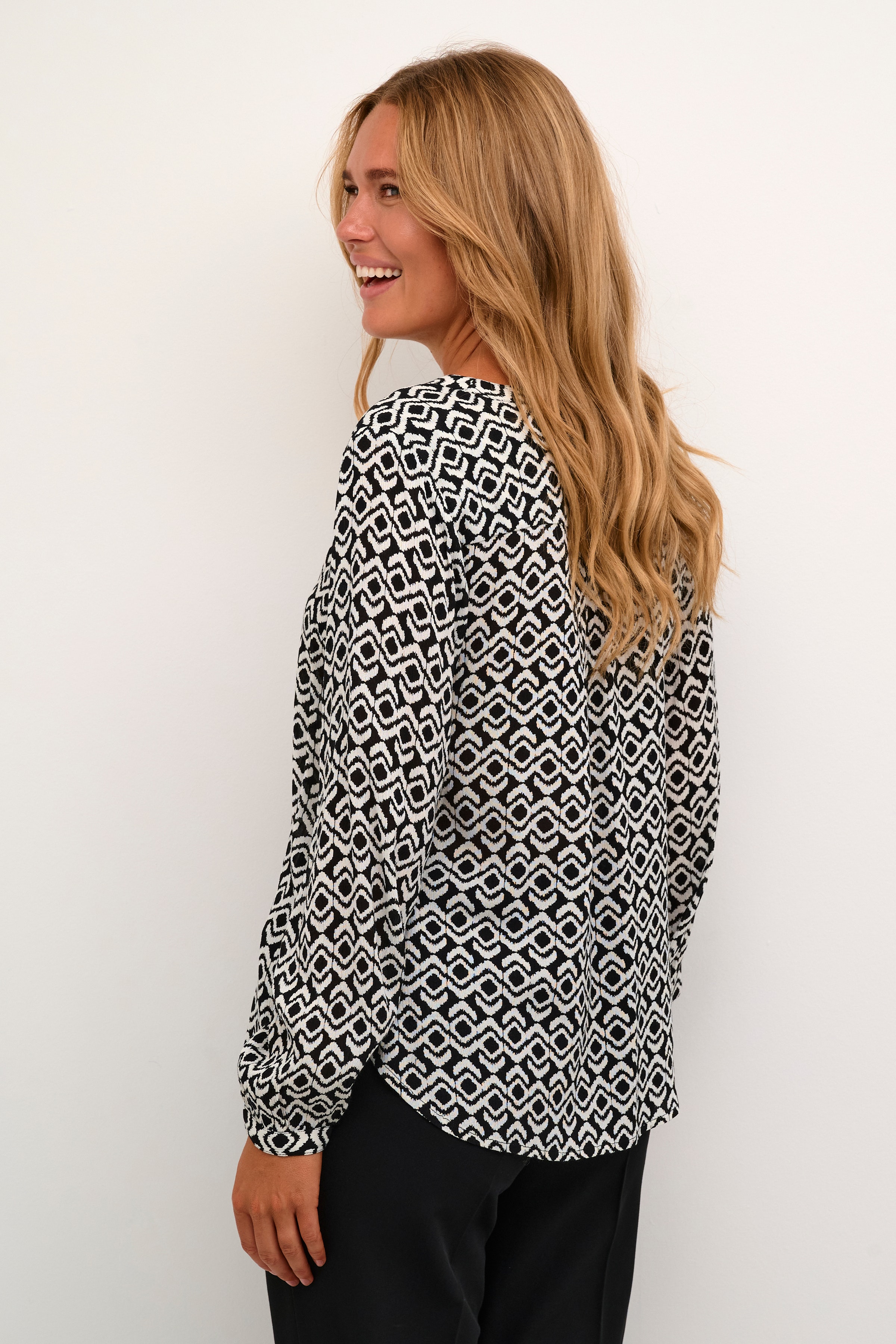 KAamber Bluse LOOKBOOK BACK 10508254-105667