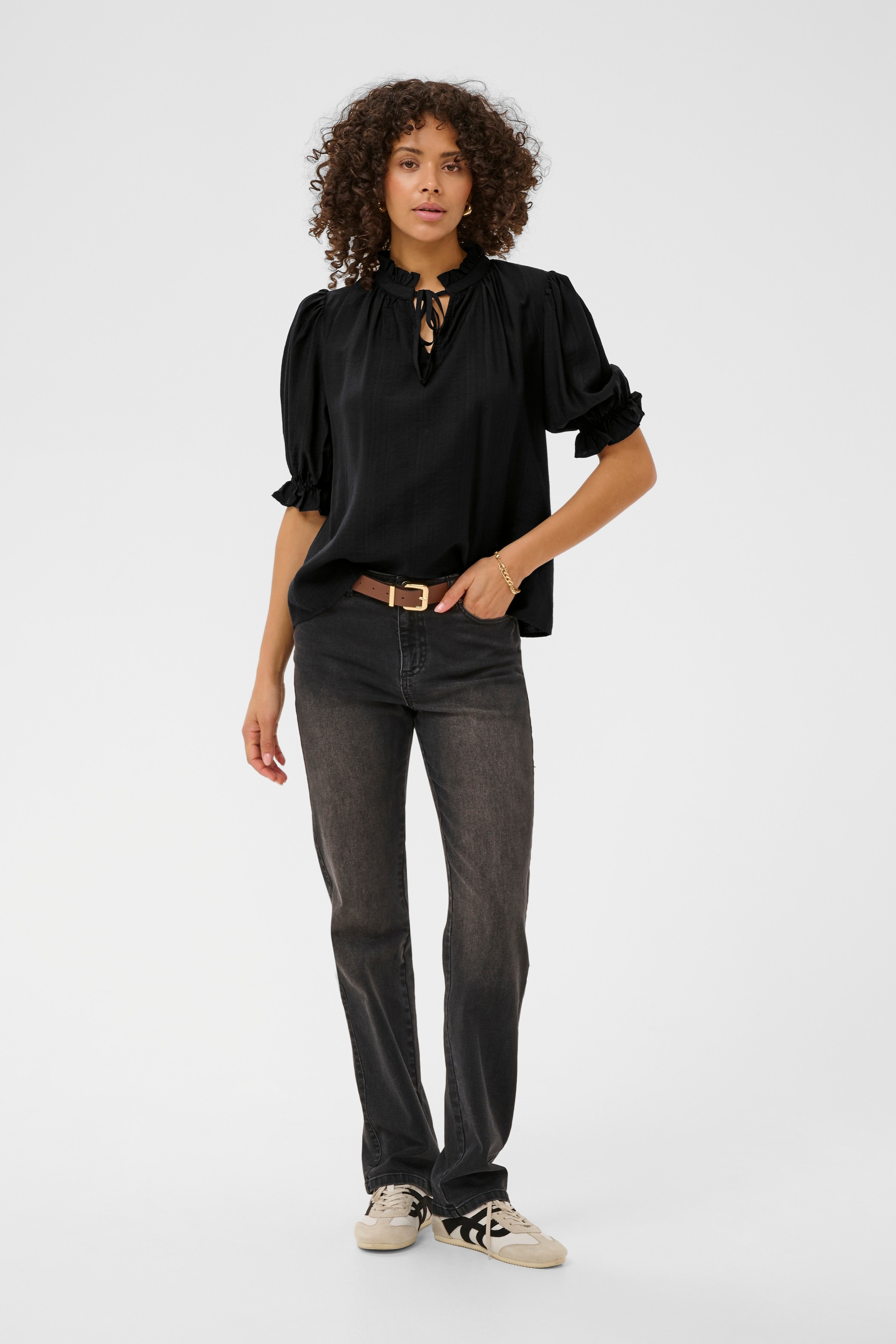 KAlufia Blus LOOKBOOK FRONT 10511214-100121