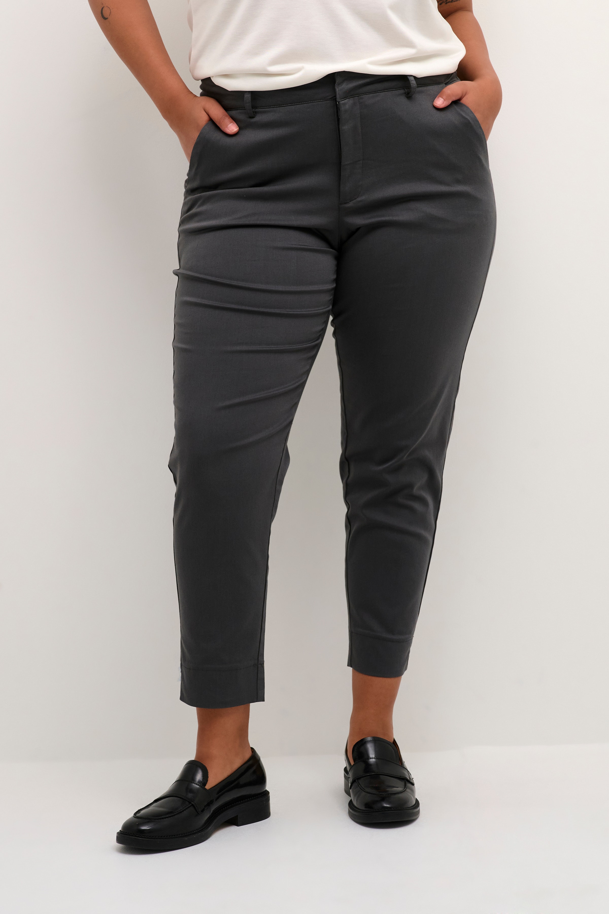 KCleana Trousers LOOKBOOK FRONT 10581546-103741