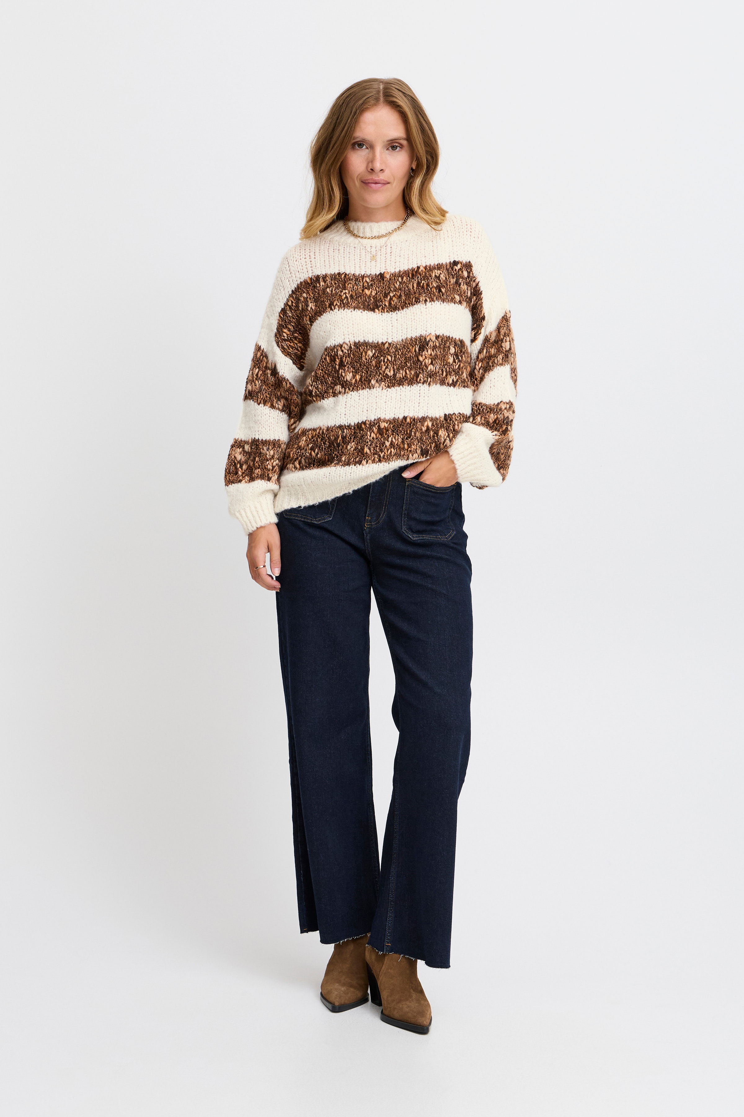 SBAUGUSTAA Pullover LOOKBOOK FRONT 22100718-190912