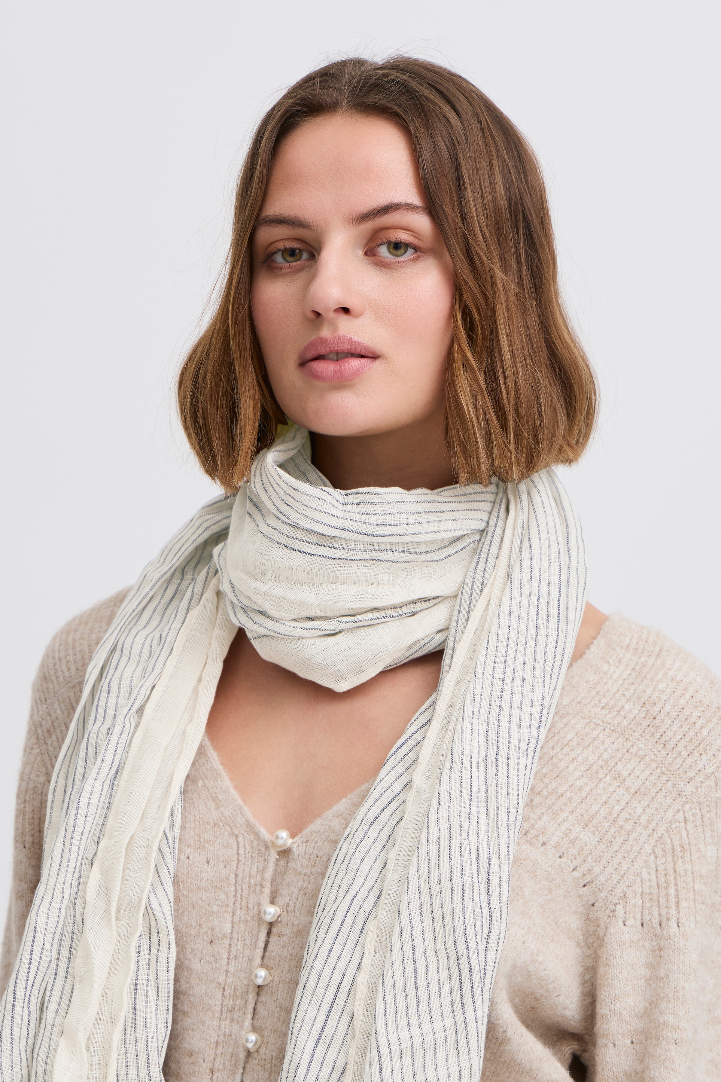 IAPERNILLA Skjerf LOOKBOOK DETAIL 20122649-193933