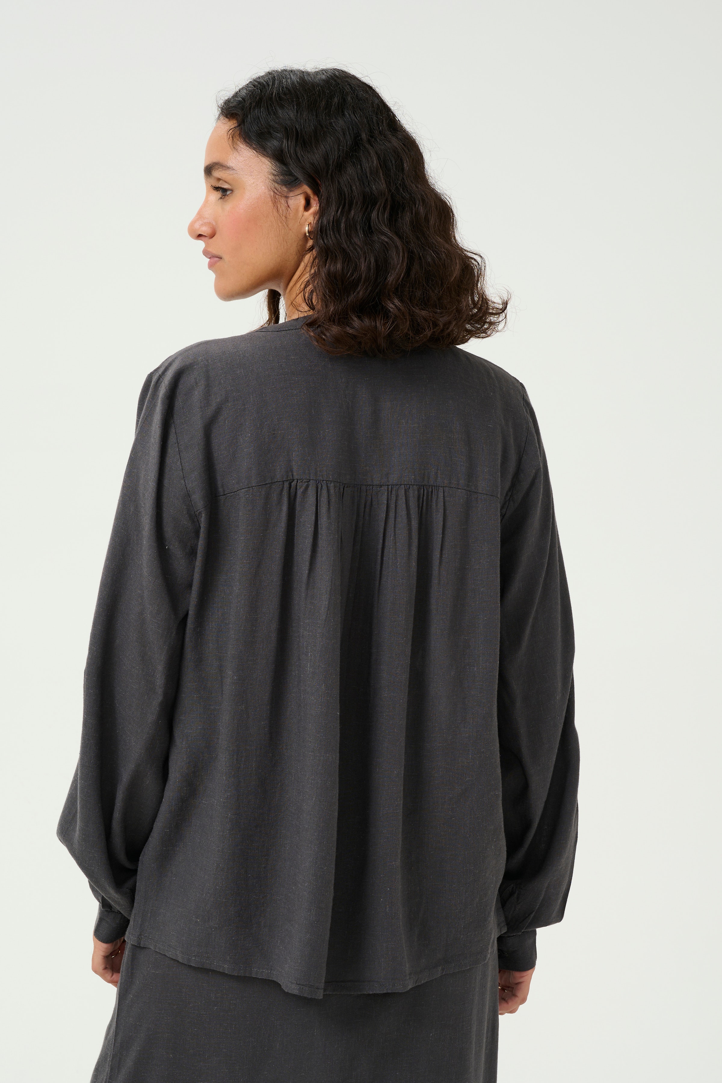 KAmilia Lin bluse LOOKBOOK BACK 10508313-190205