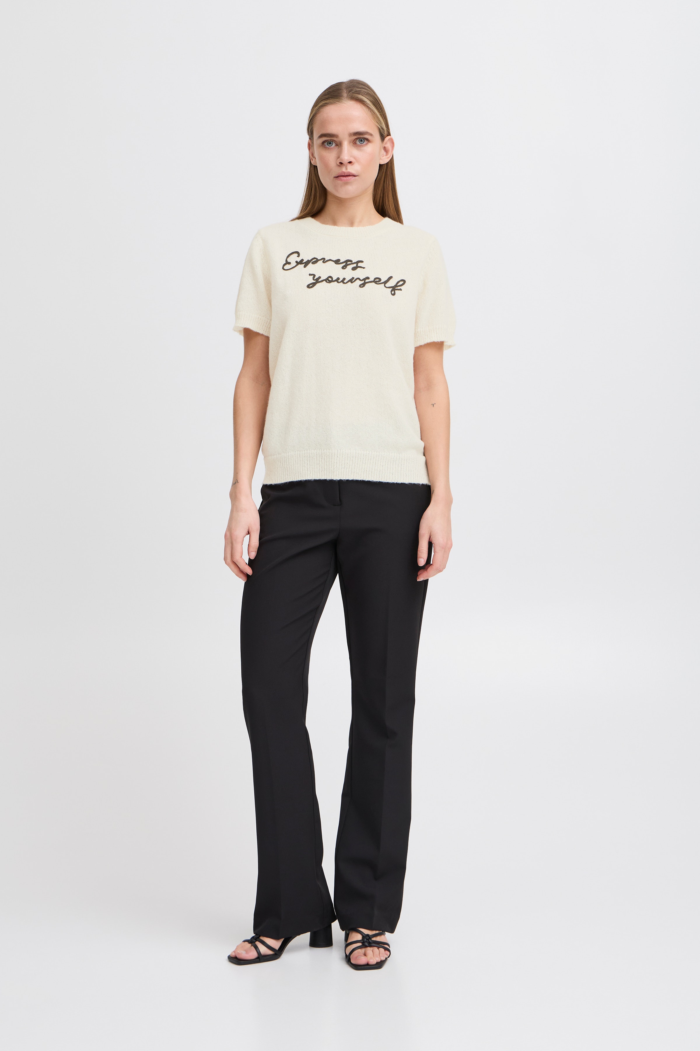 IHDAMILO Kortermet LOOKBOOK FRONT 20122616-130905