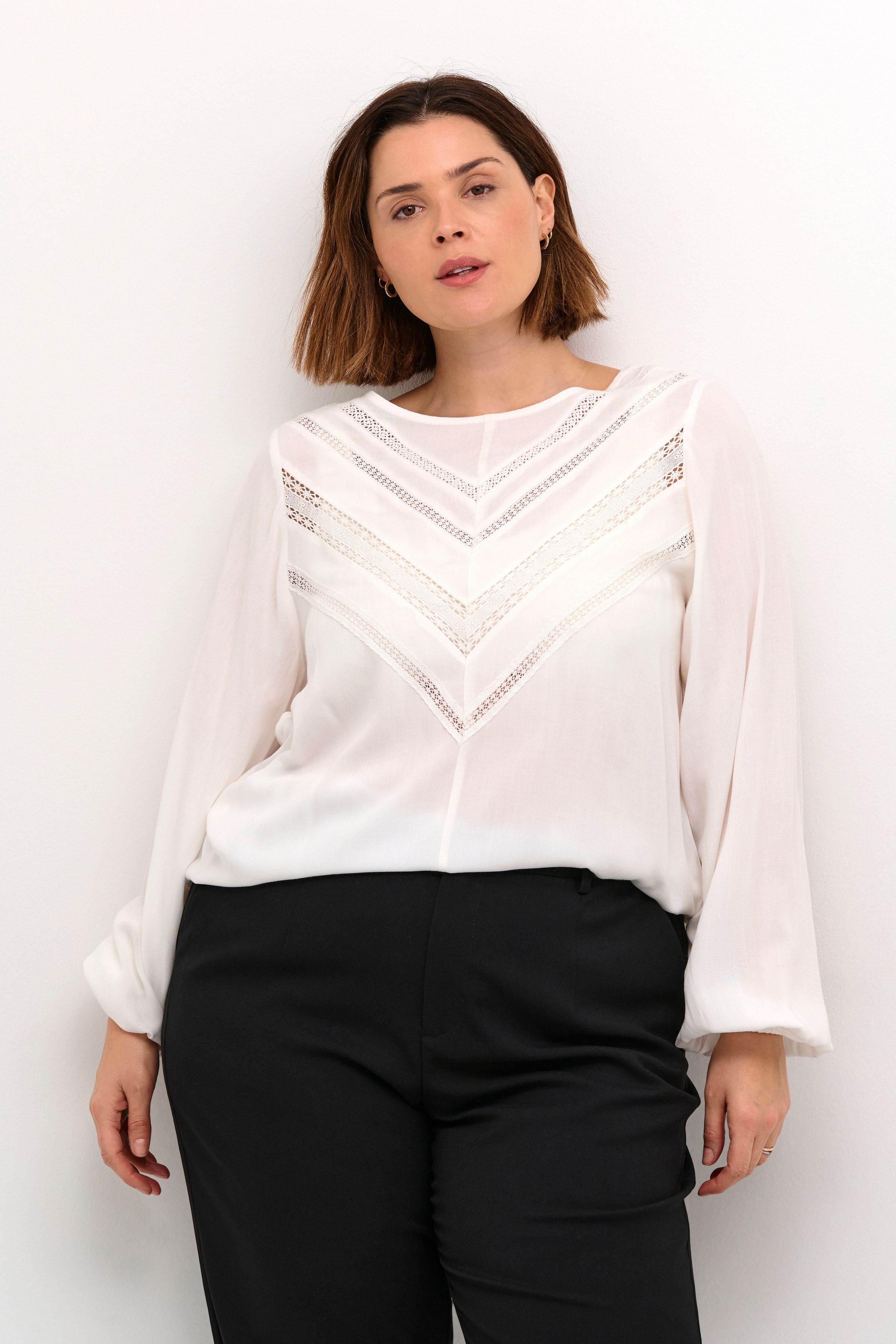 KCelina Bluse LOOKBOOK FRONT 10582767-110602