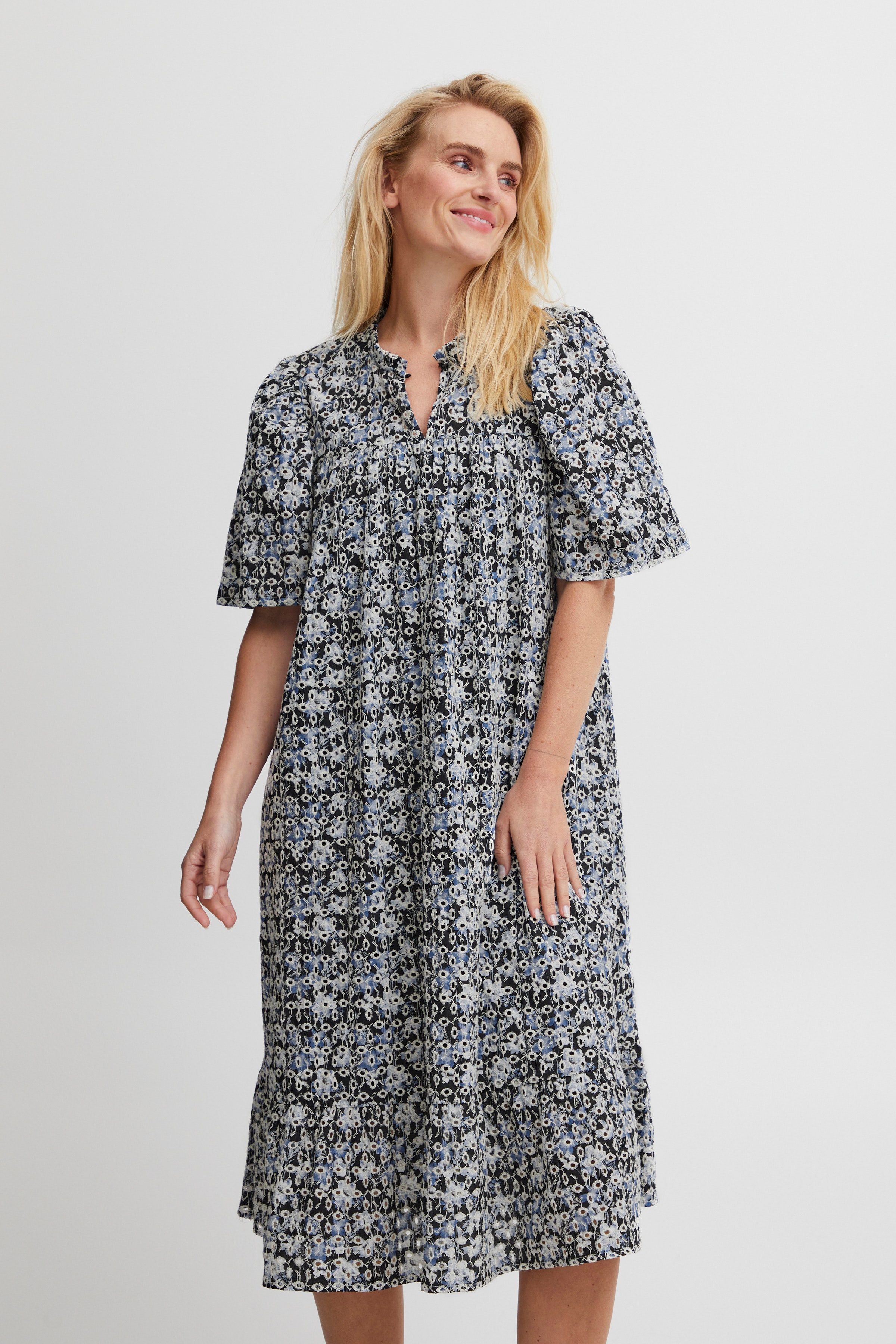 PZMIRANDA Kjole LOOKBOOK FRONT 50207345-200143