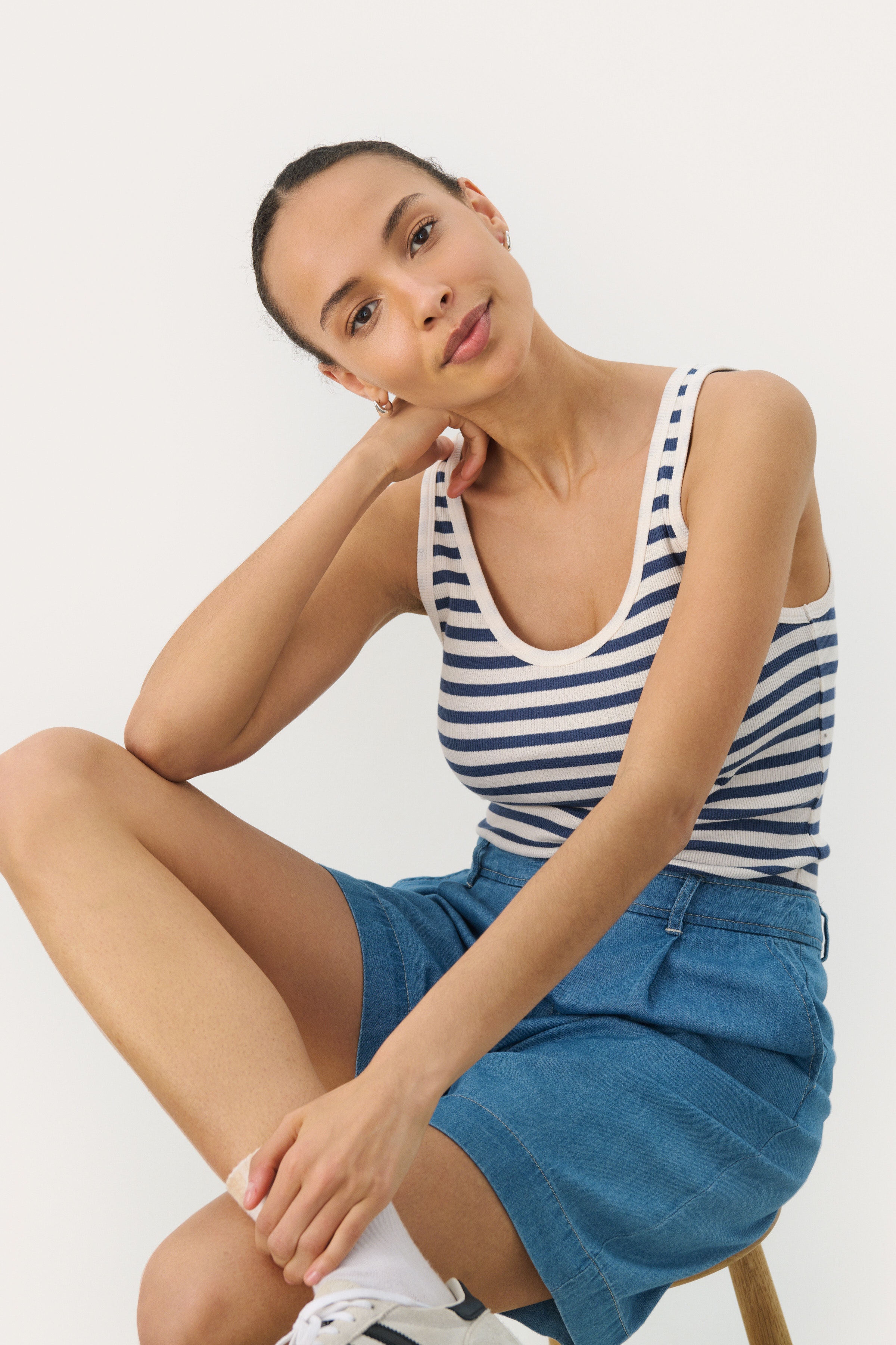 RoselynPW Top LOOKBOOK FRONT 30309651-303784