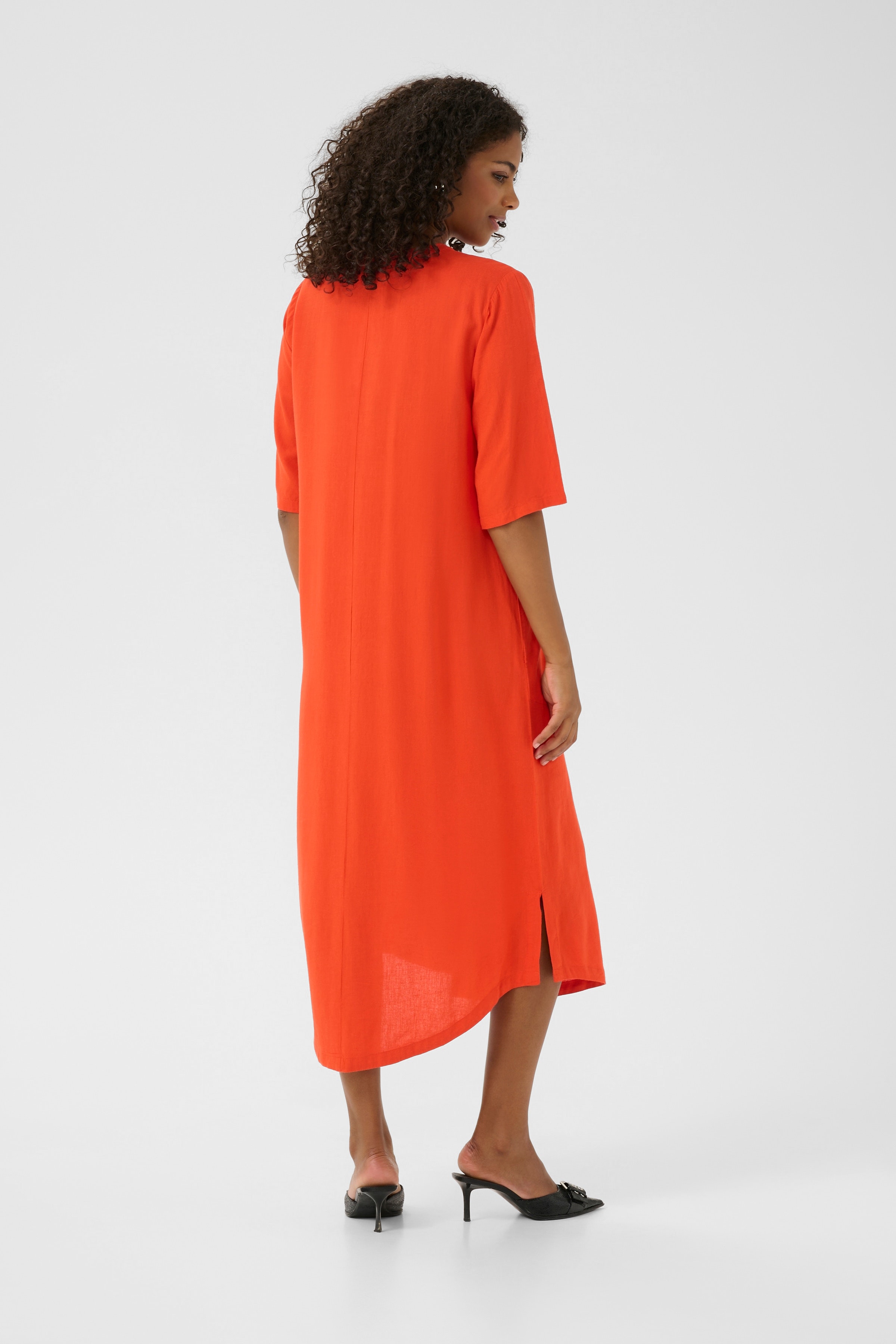 KAmilia Lin kjole LOOKBOOK BACK 10508312-171558