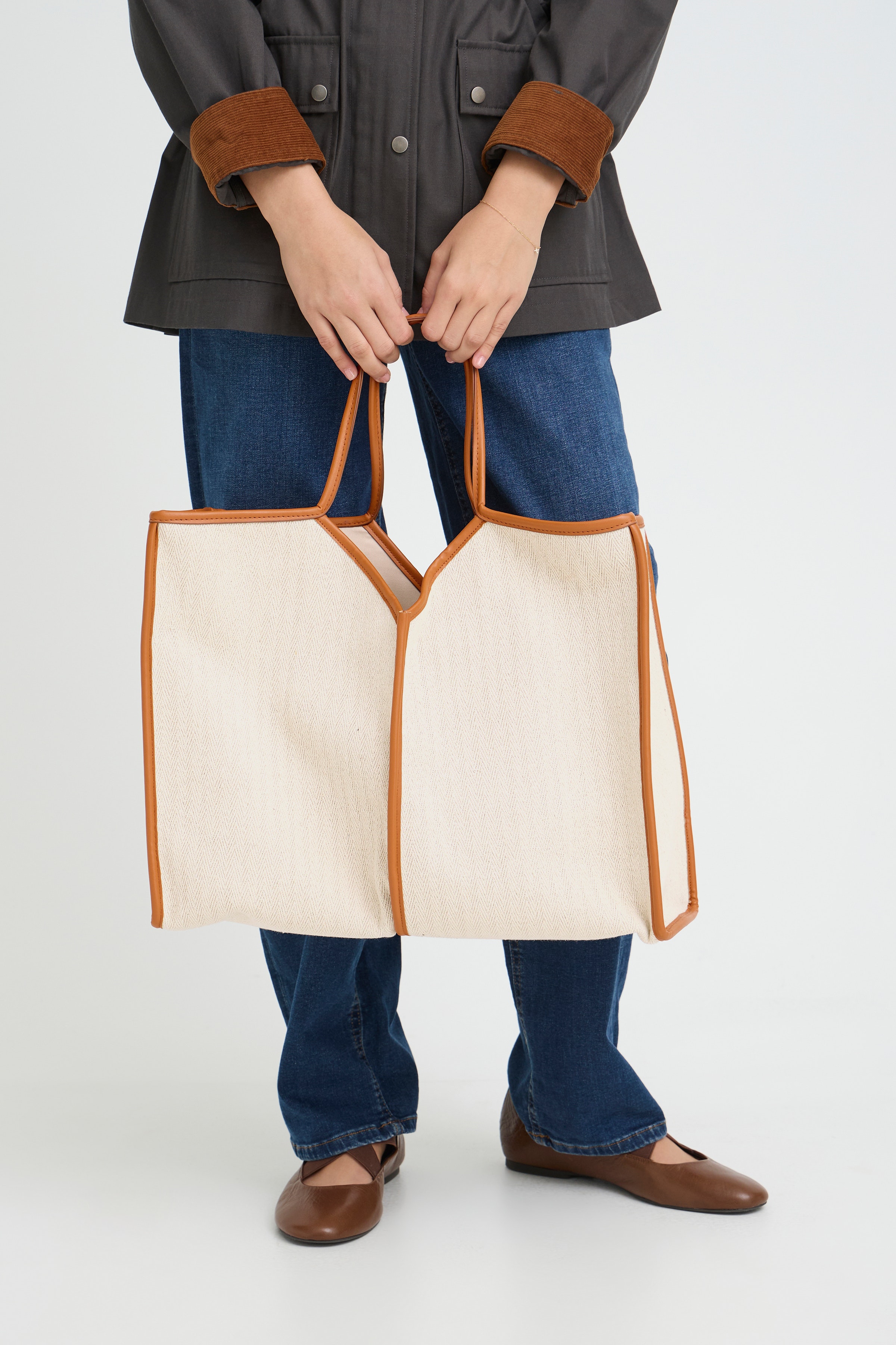 IAALICE Bag LOOKBOOK DETAIL 20125304-151304