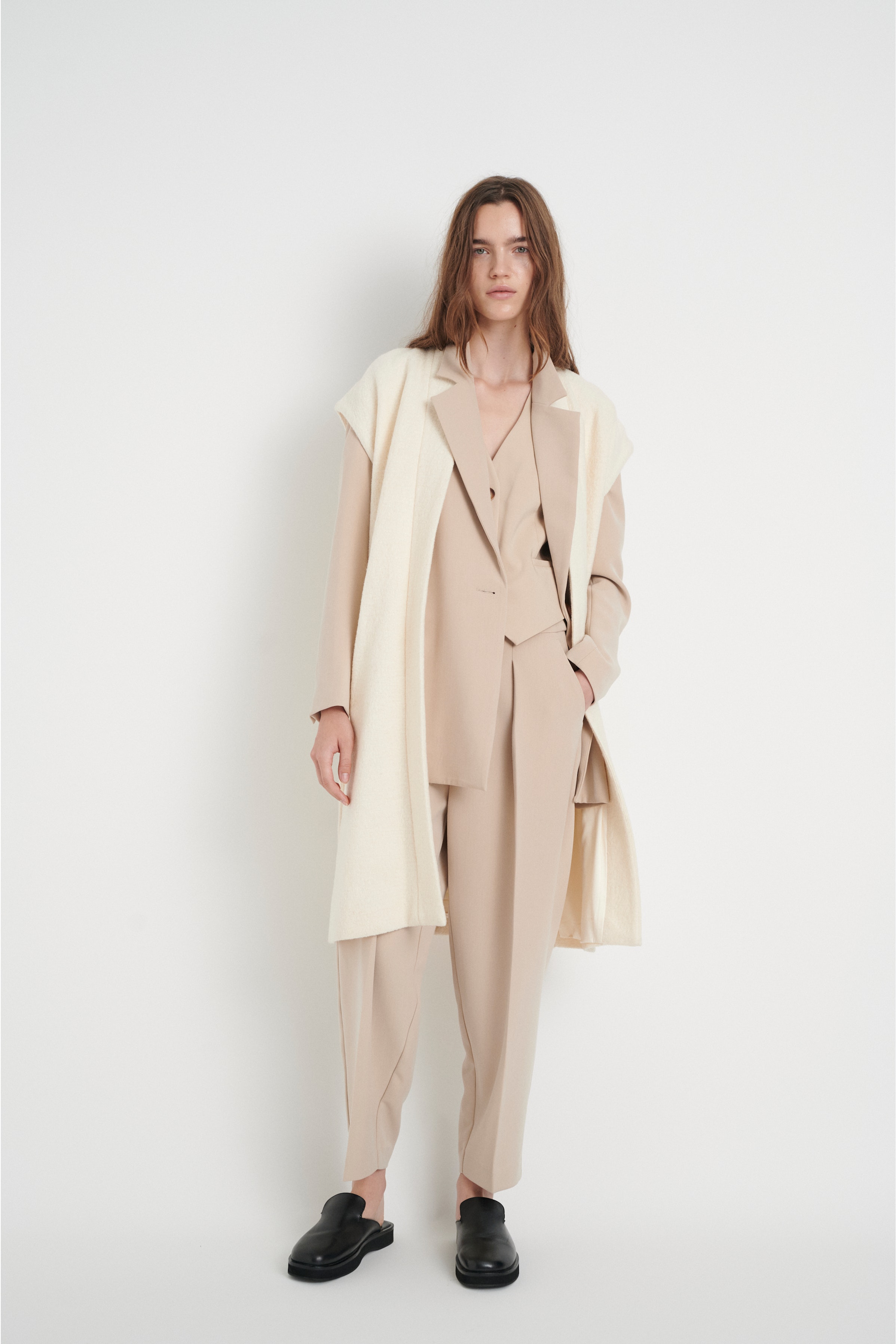 Ytterplagg LOOKBOOK FRONT 30106965-110701