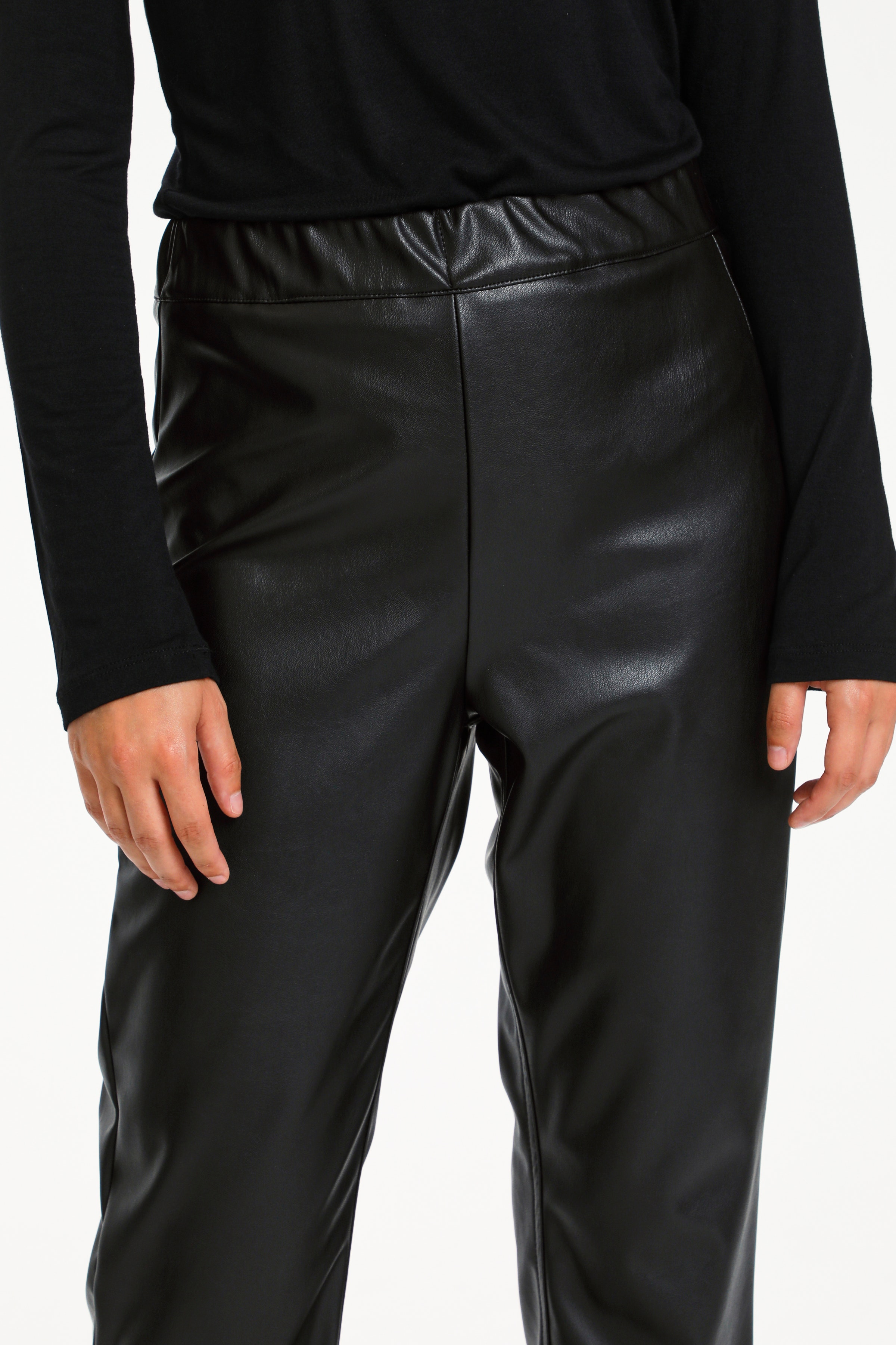 KAvirisa Fake Leather HW Pants Casual LOOKBOOK DETAIL 10505806-100121