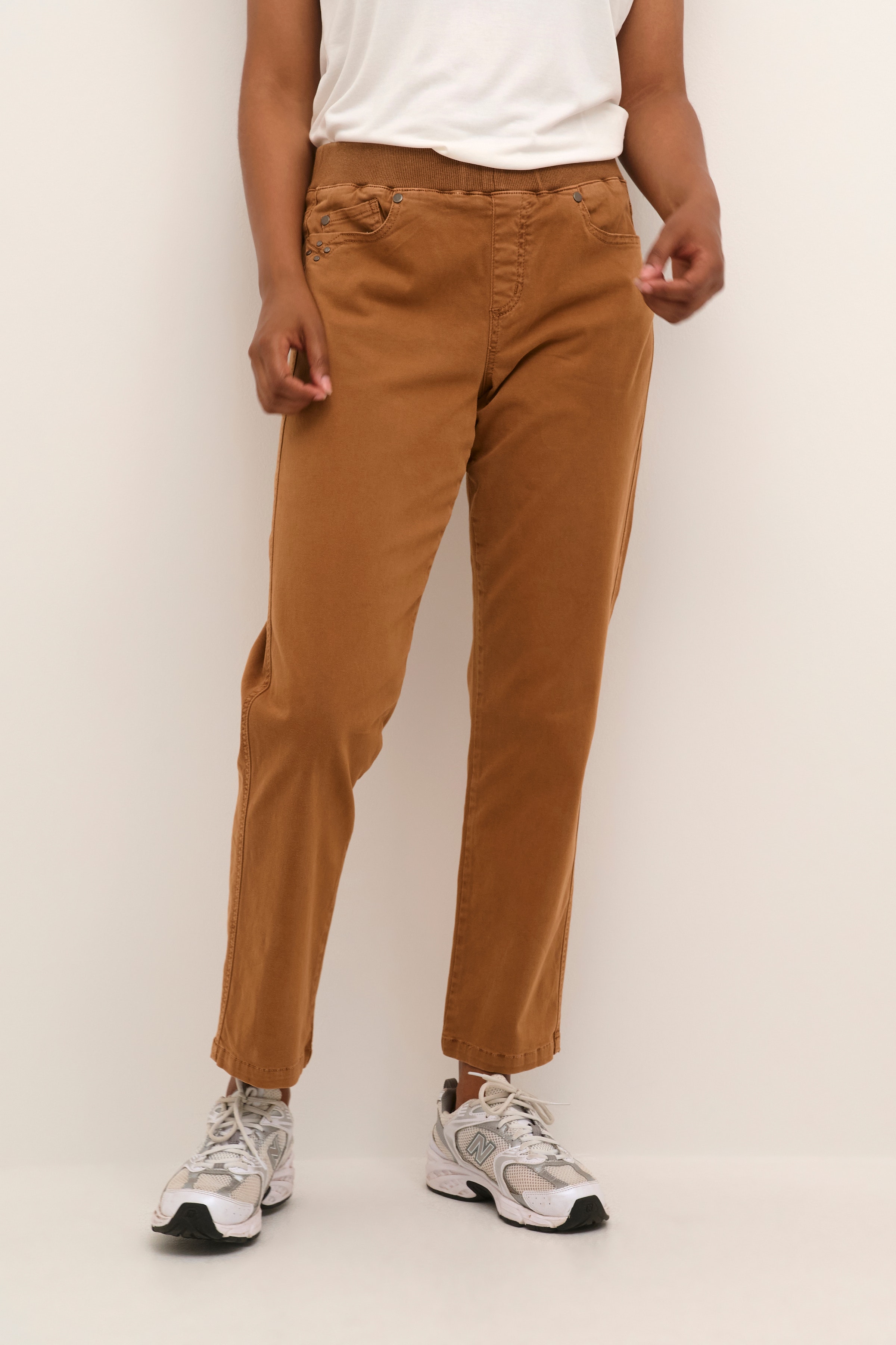 BPhelena Trousers LOOKBOOK FRONT 10590524-180933B