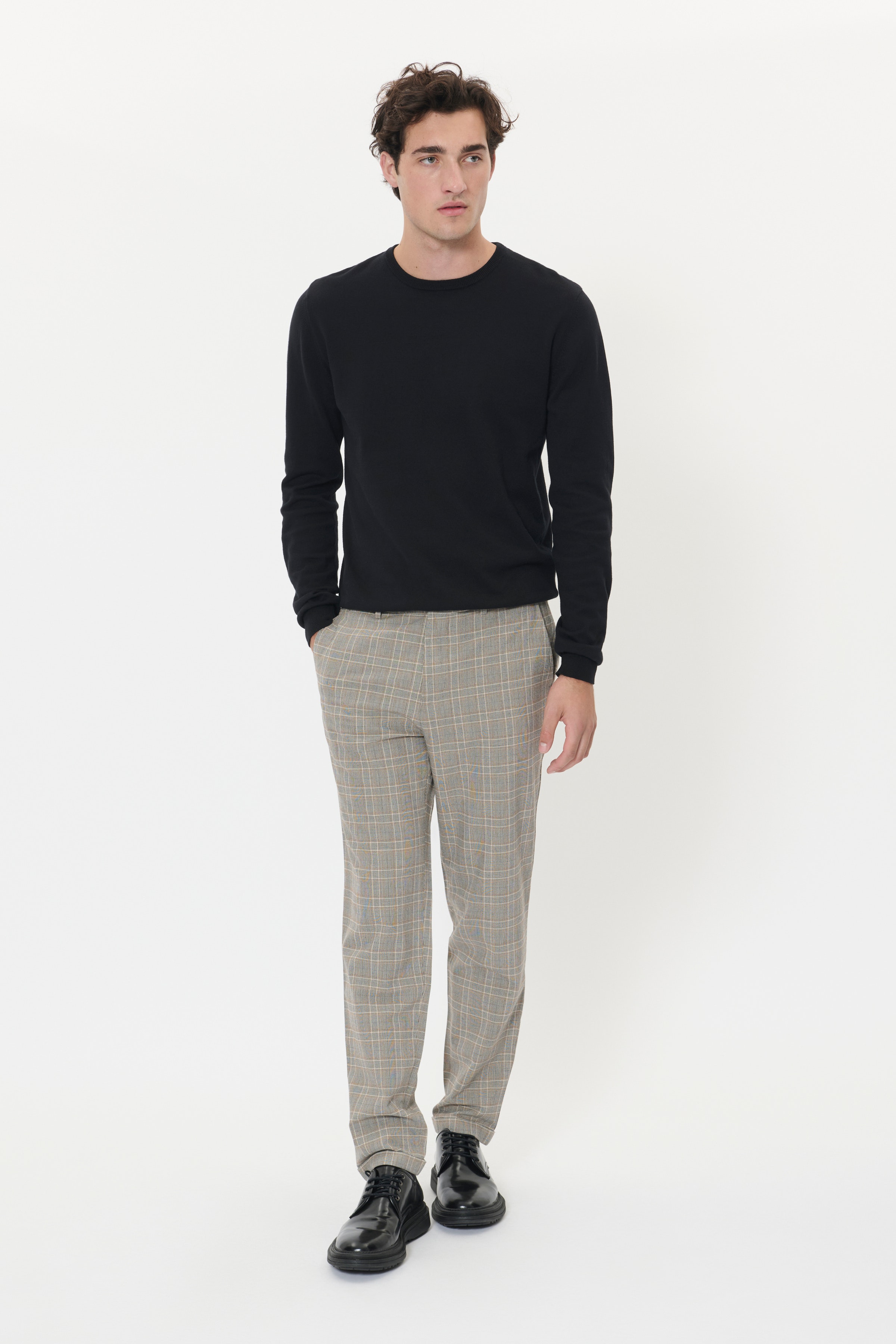 MAliam Trousers LOOKBOOK FRONT 30207329-190808