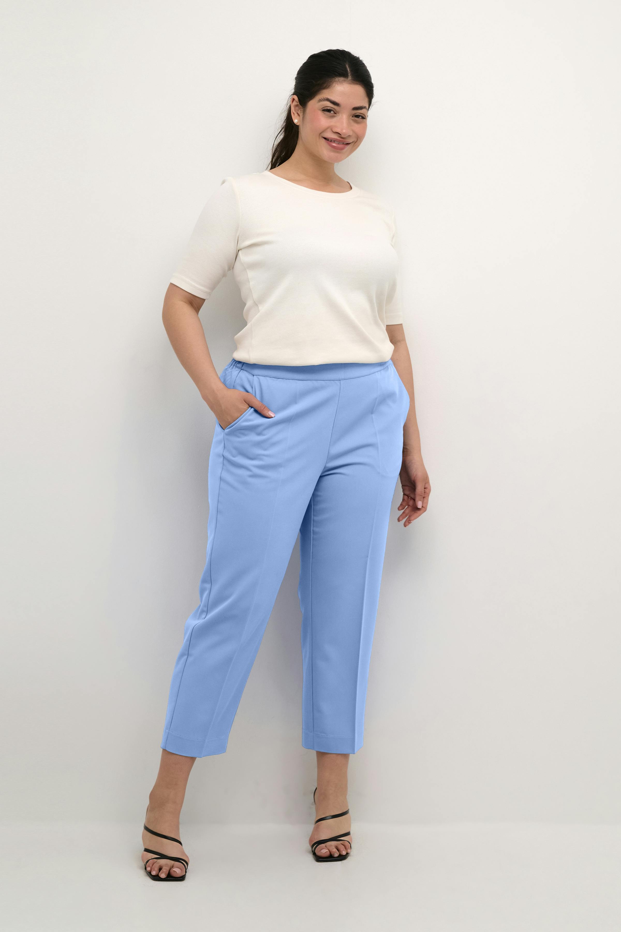 KCsakira Cropped Pantalon LOOKBOOK FRONT 10580650-183936