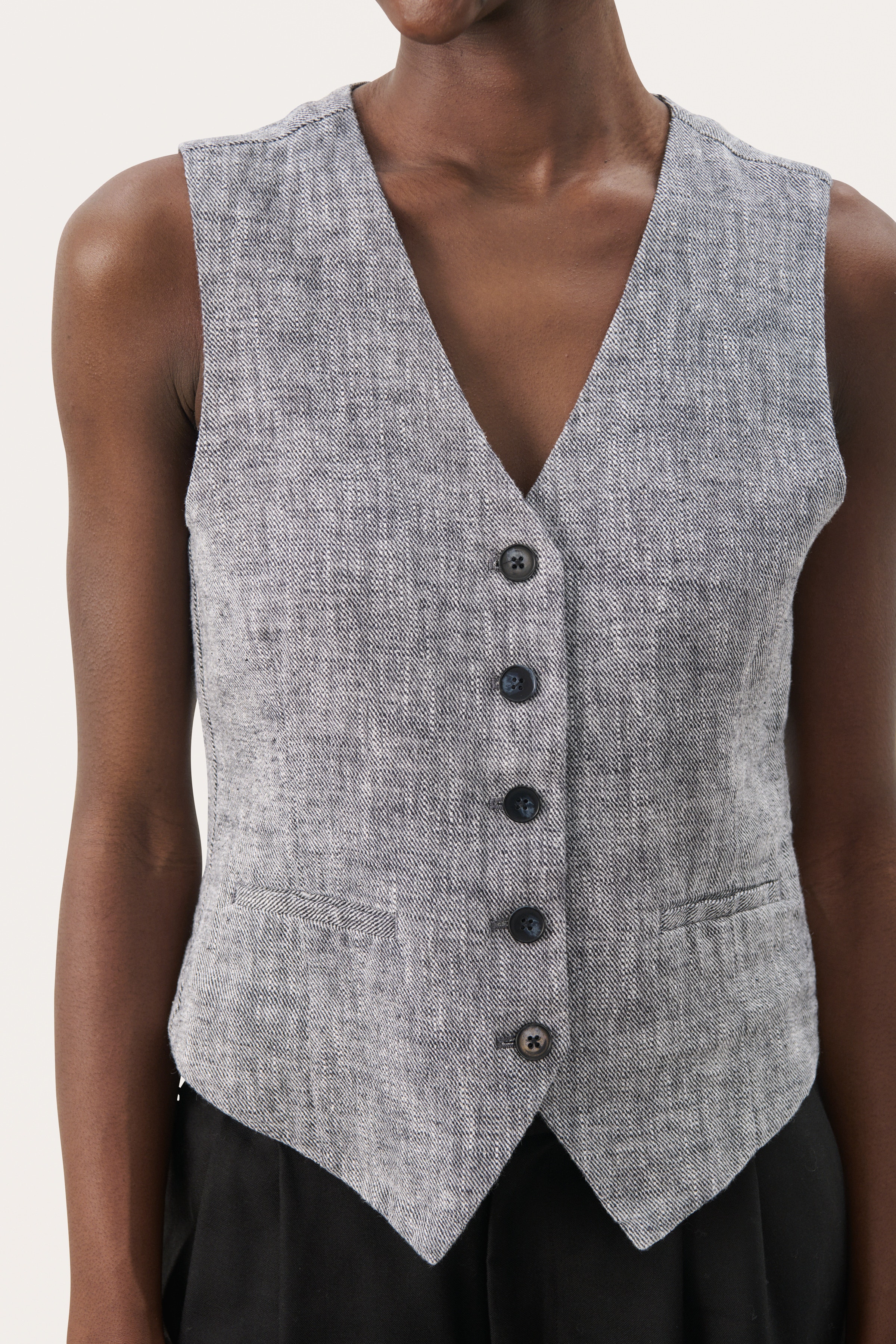 NadhiaPW Waistcoat LOOKBOOK DETAIL 30309387-1941091