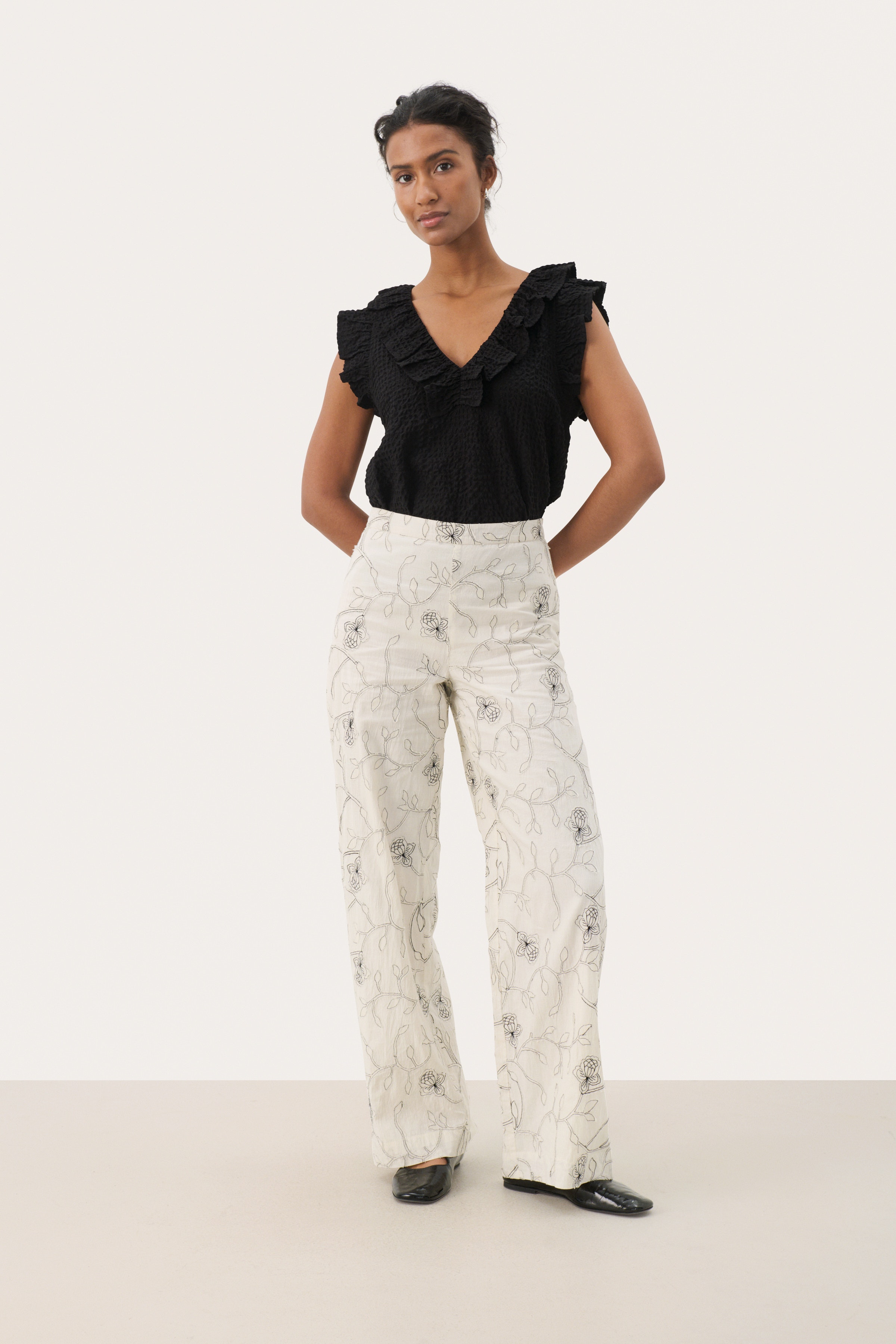 TrisjaPW Byxor LOOKBOOK FRONT 30309826-304018