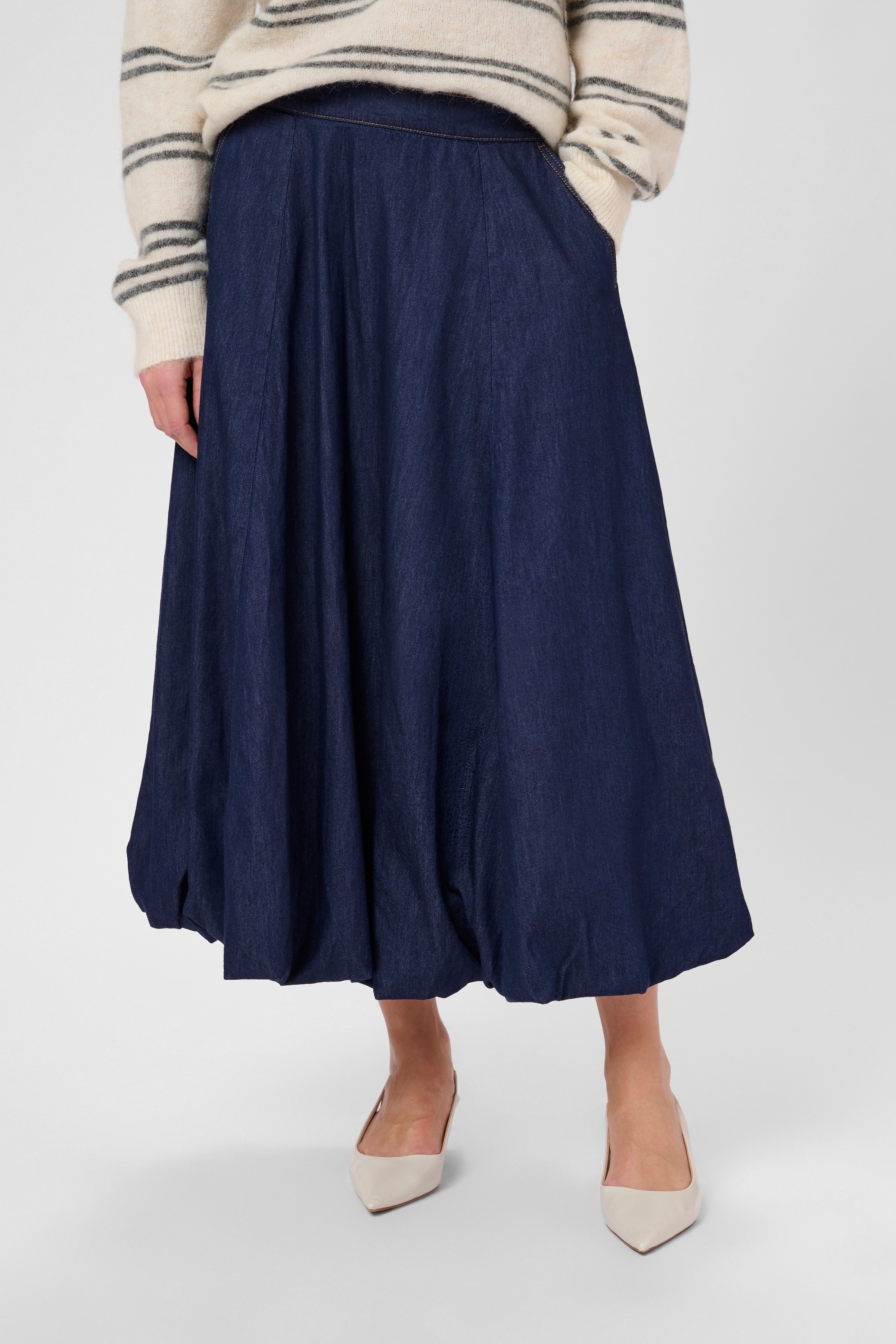 CUhilka Skjørt LOOKBOOK FRONT 50112260-500119
