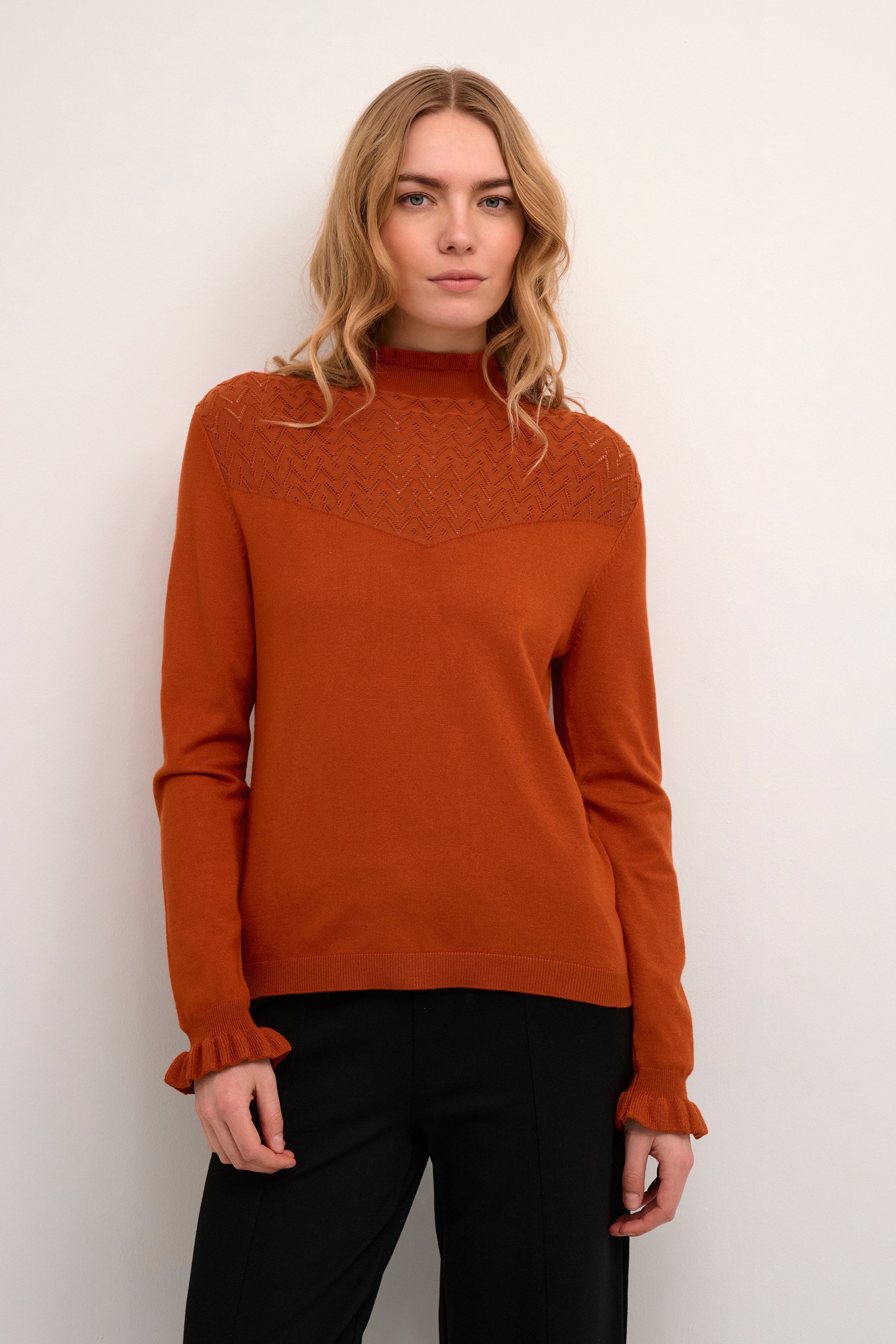 CRVillea Pullover LOOKBOOK FRONT 10611897-171342