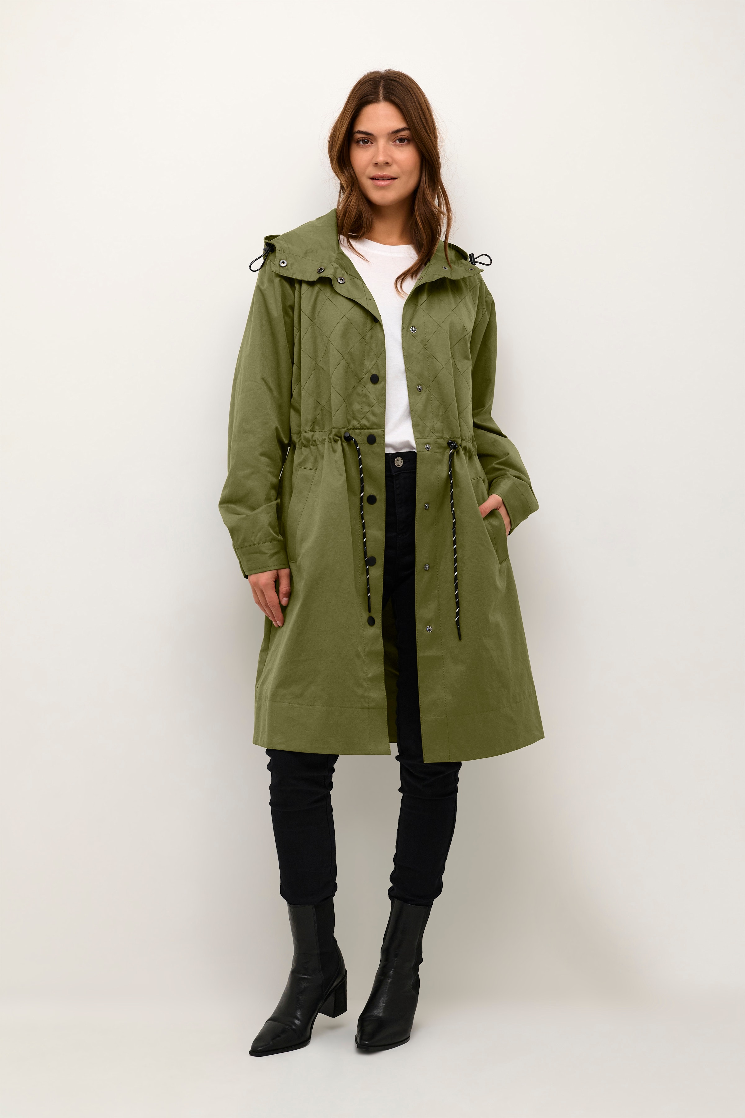 BPregitze Outerwear LOOKBOOK FRONT 10590410-180521B