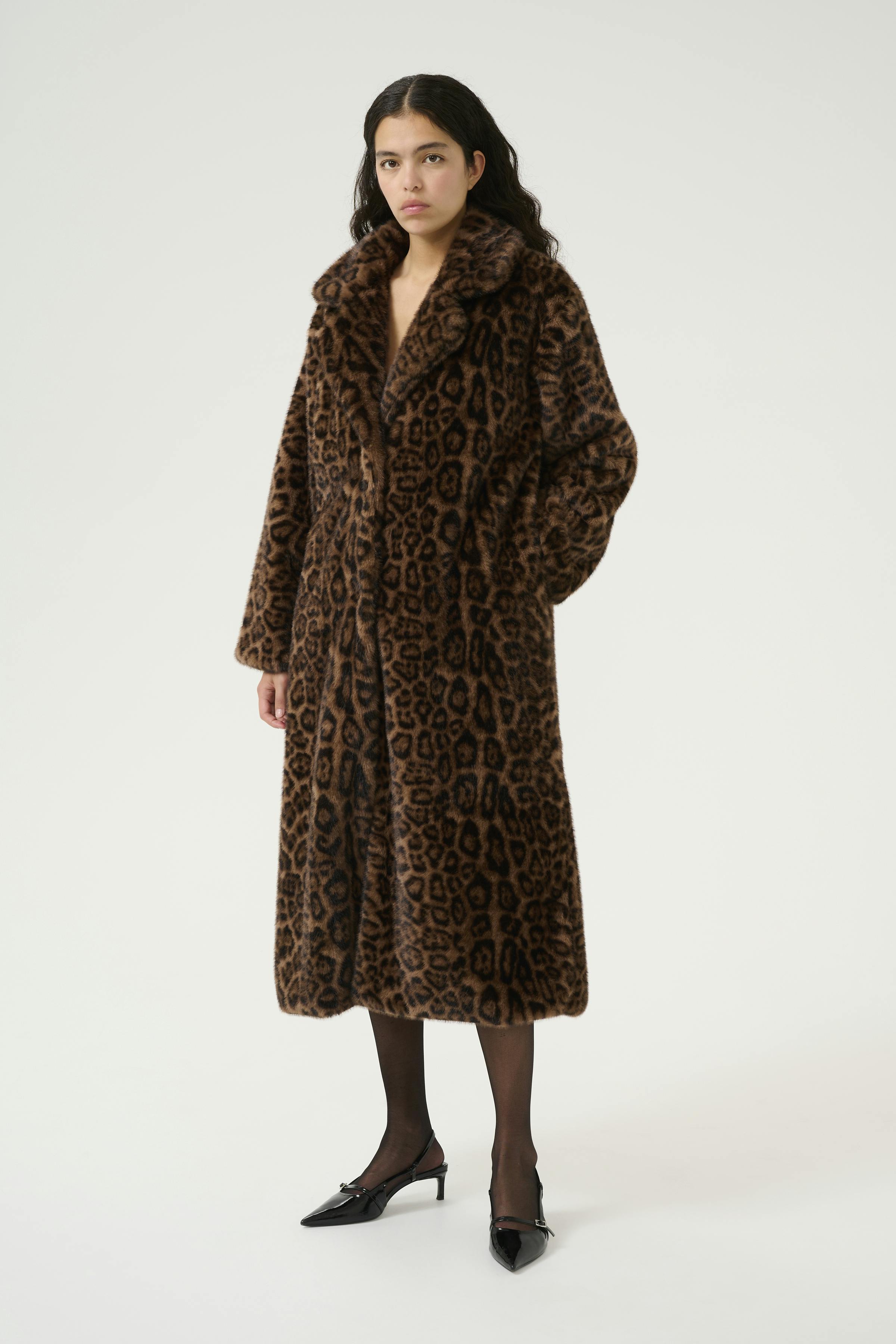 KBTira Leopard Faux Fur Mantel LOOKBOOK FRONT 10105448-103153