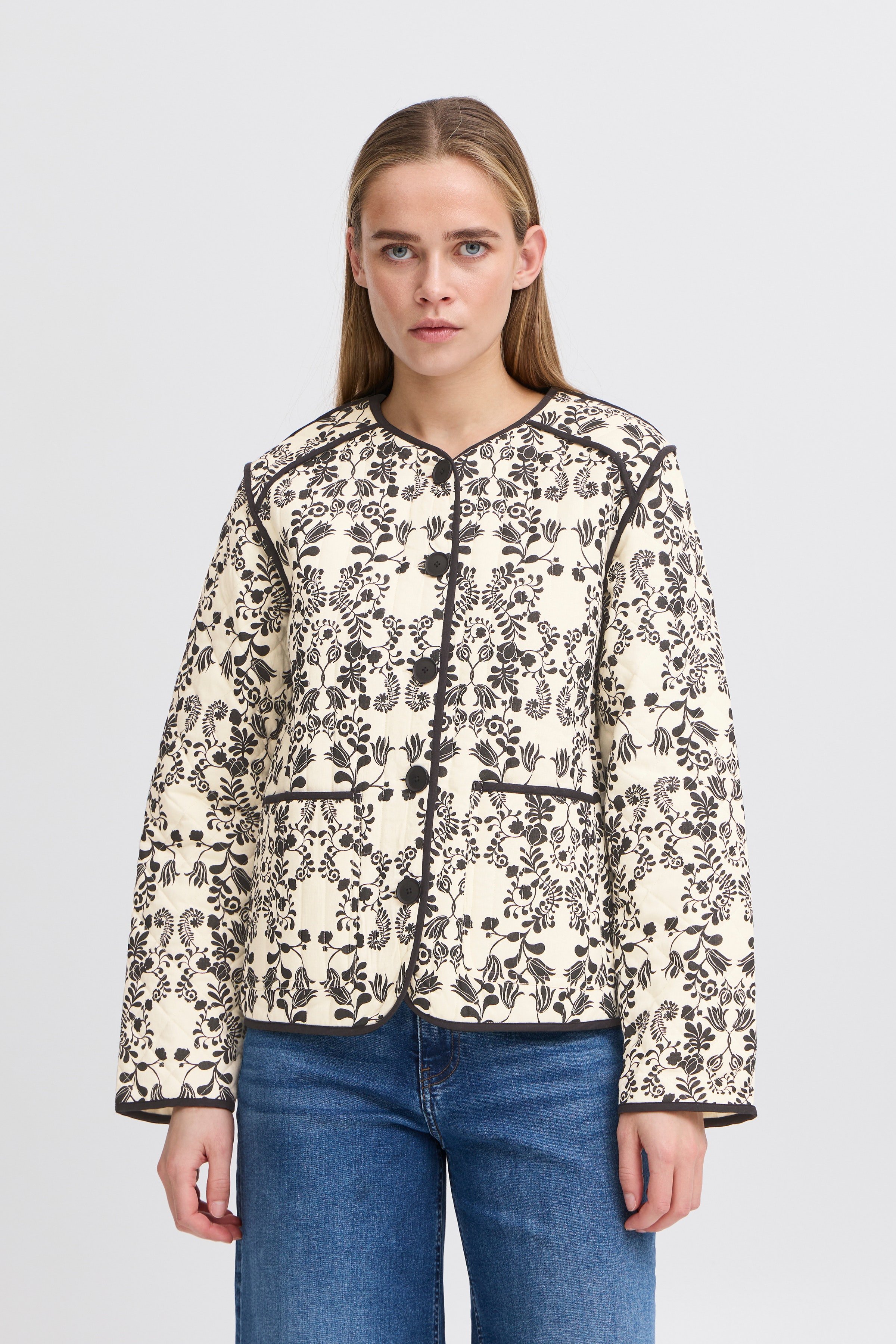 IHGIZARO Yttertøy LOOKBOOK FRONT 20122421-204048