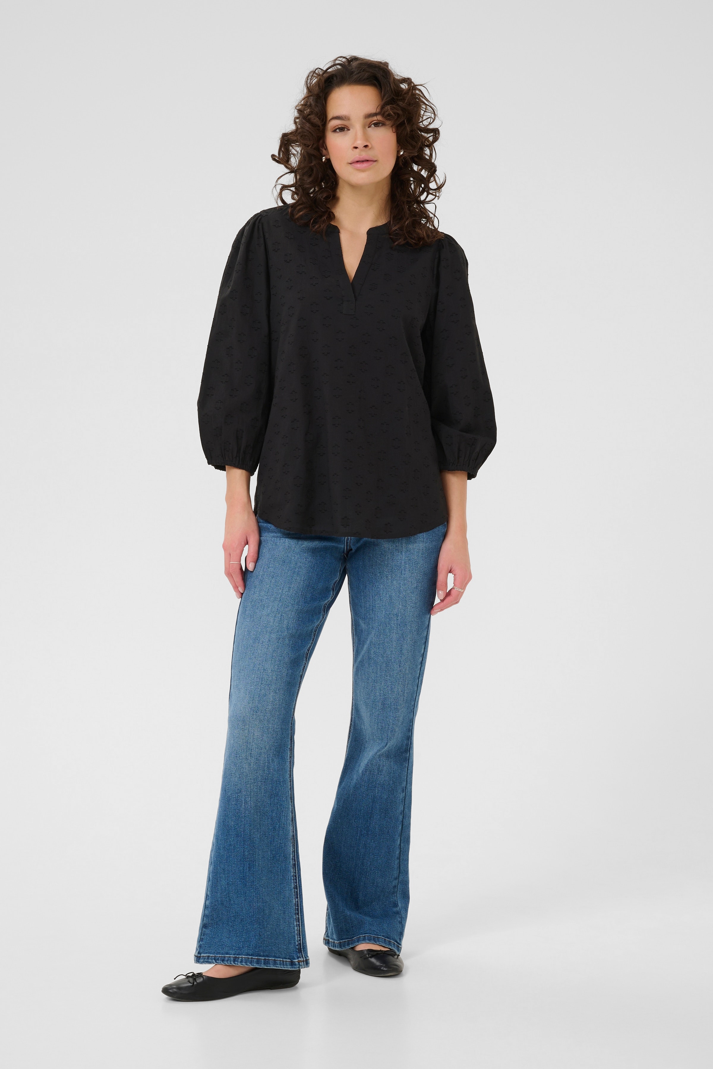 KAenya Bluse LOOKBOOK FRONT 10510755-100121