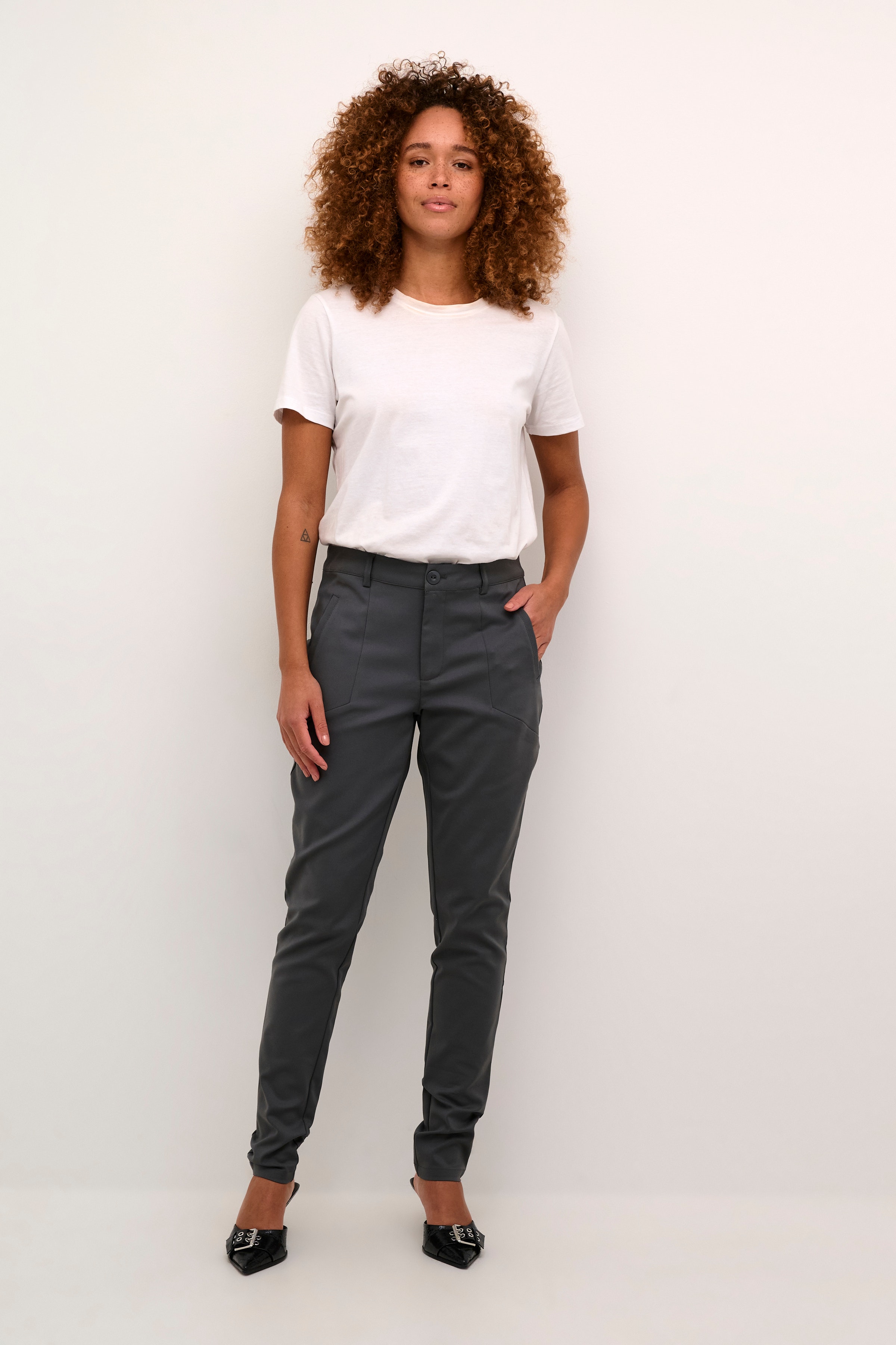 Vera Bukser LOOKBOOK FRONT 550677-103741