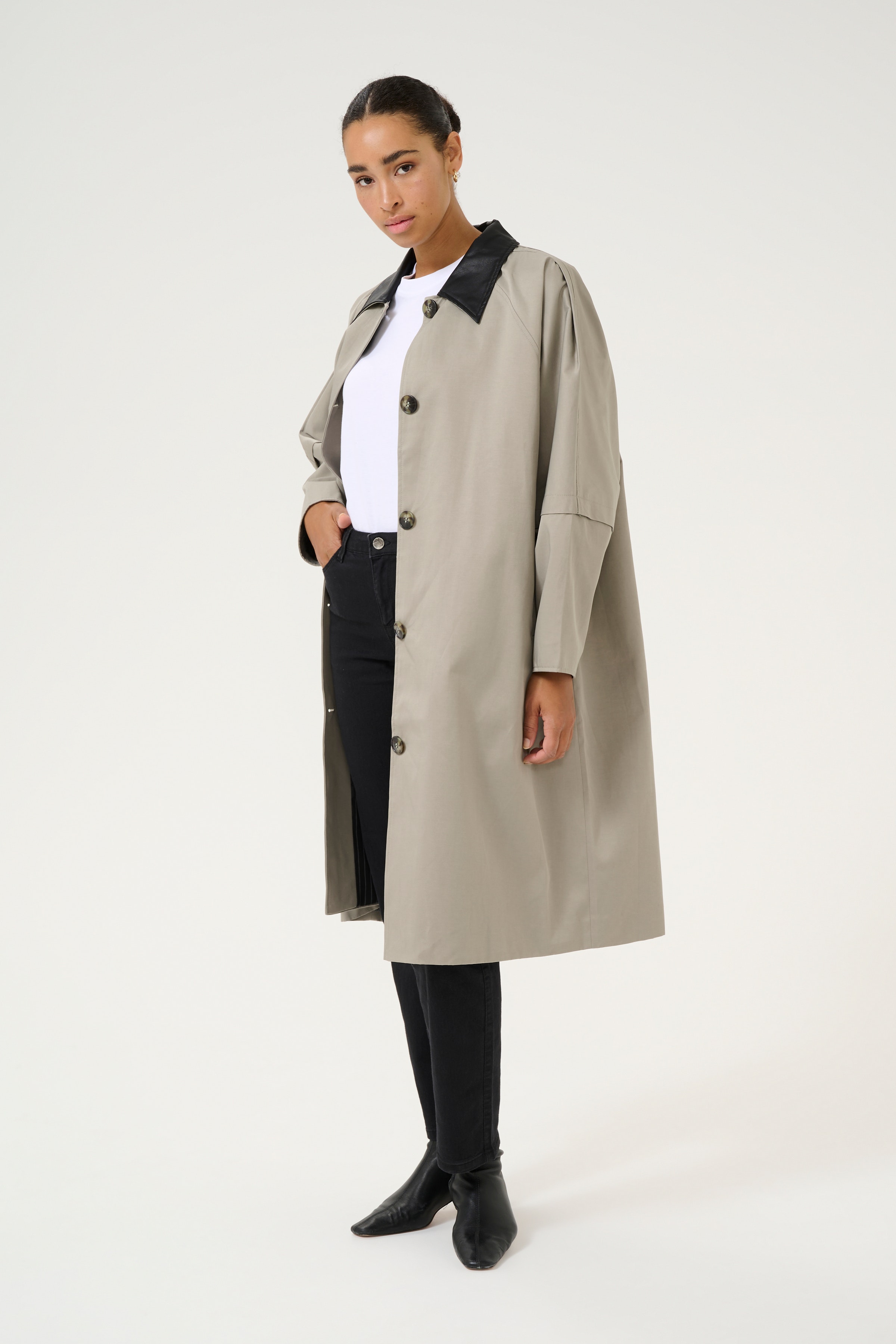 KArosanna Coat LOOKBOOK FRONT 10509415-170205