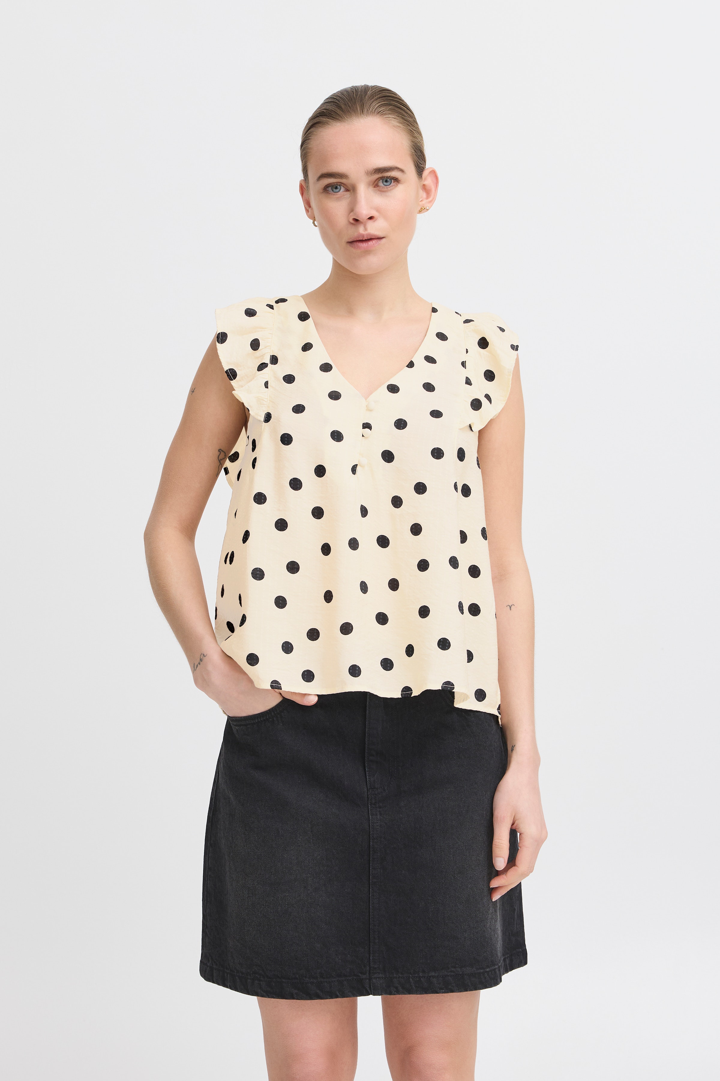 IHTADITA Bluse LOOKBOOK FRONT 20123351-204637