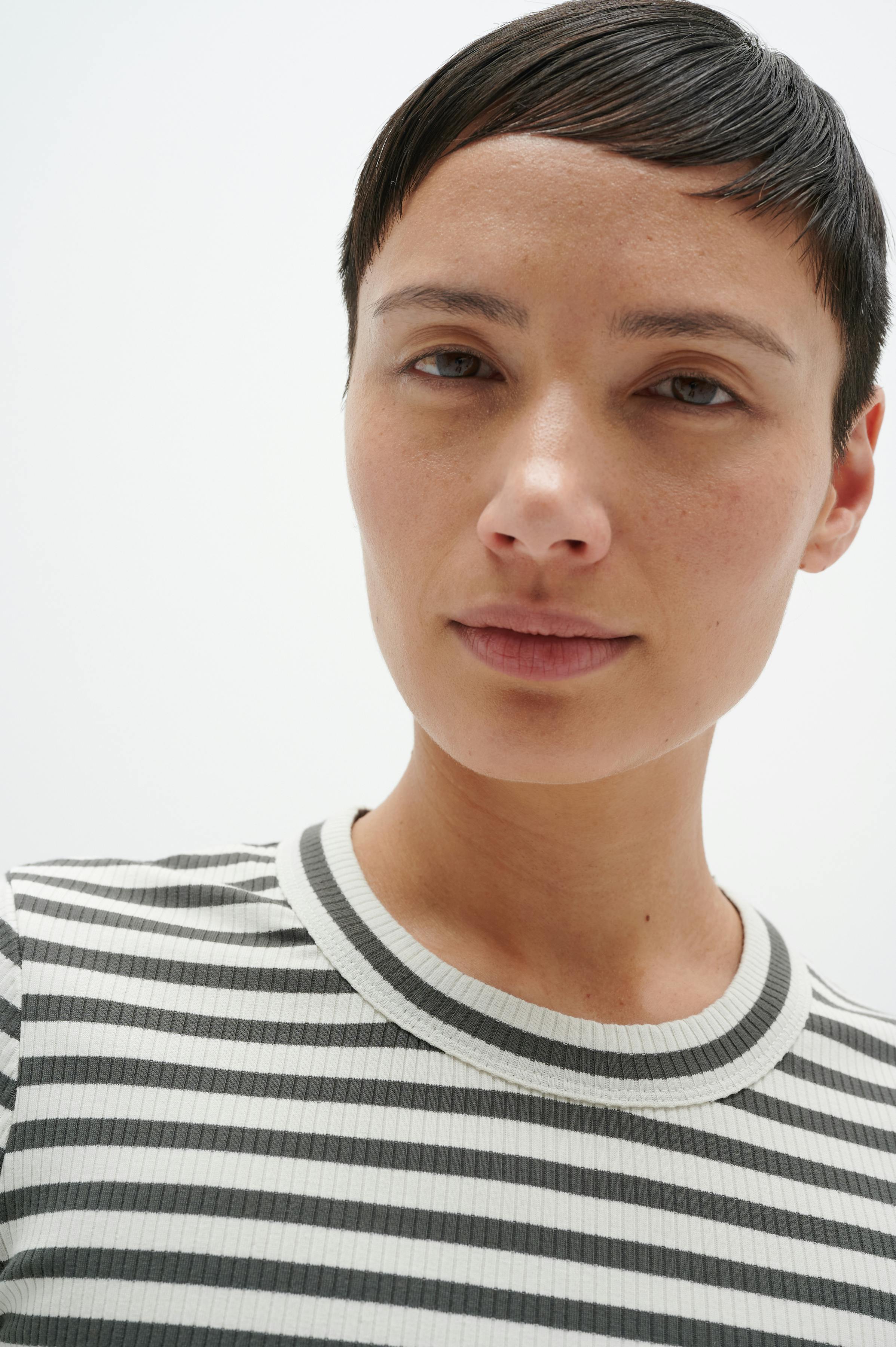 DagnaIW Striped T-shirt LOOKBOOK DETAIL 30107269-302406