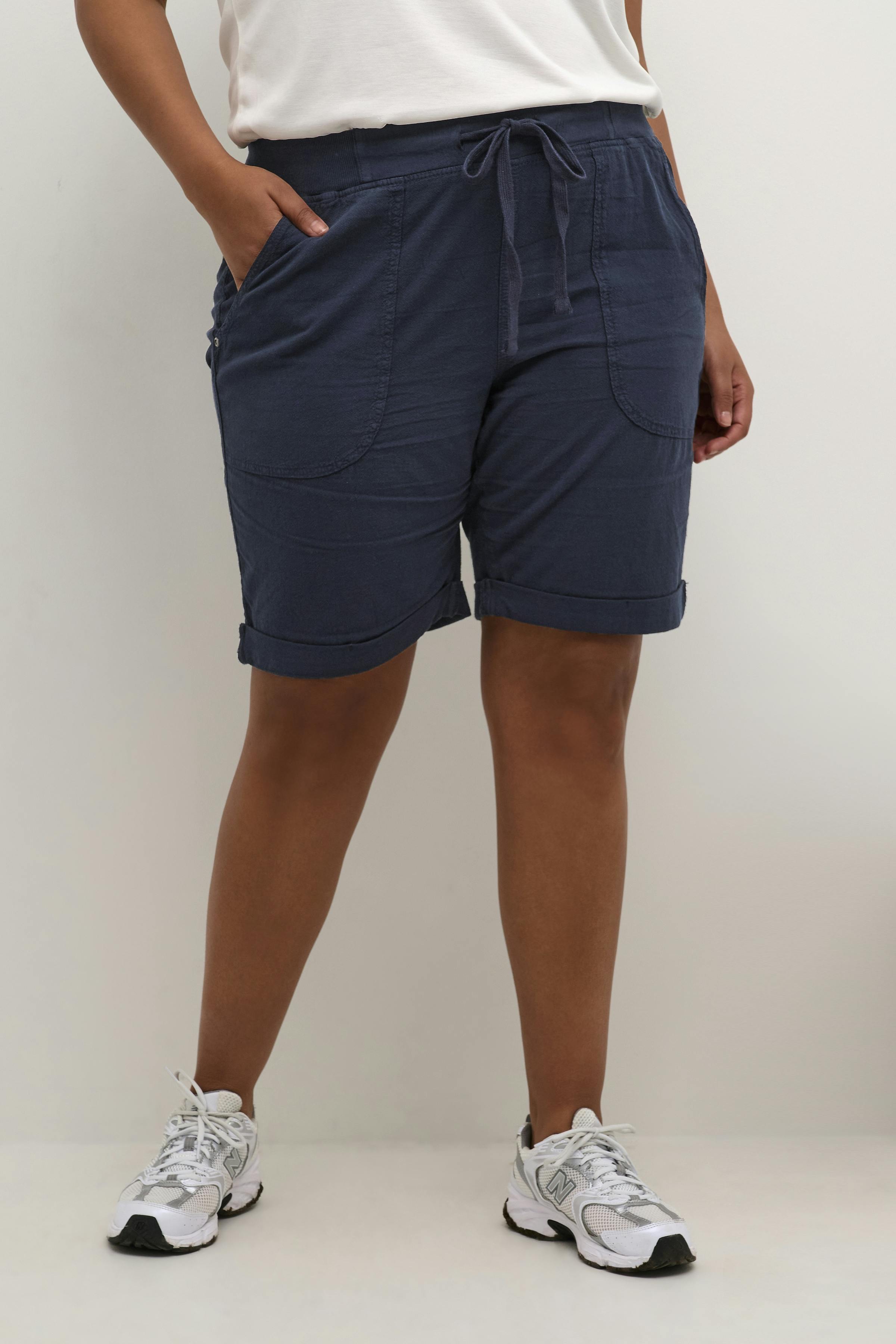 KCnana Shorts LOOKBOOK FRONT 10580270-194020