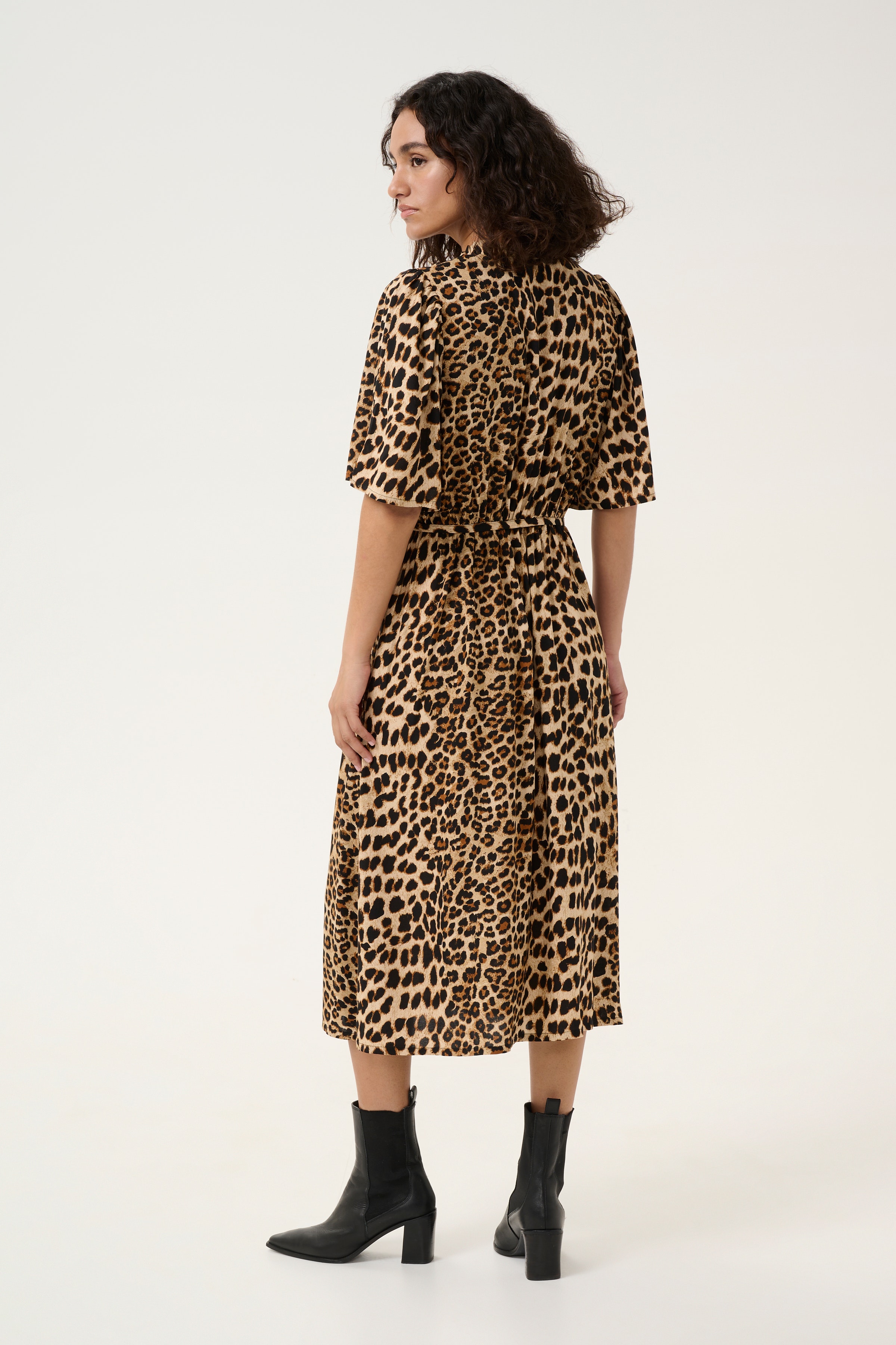 KAarina Leopardkjole LOOKBOOK BACK 10552363-105798