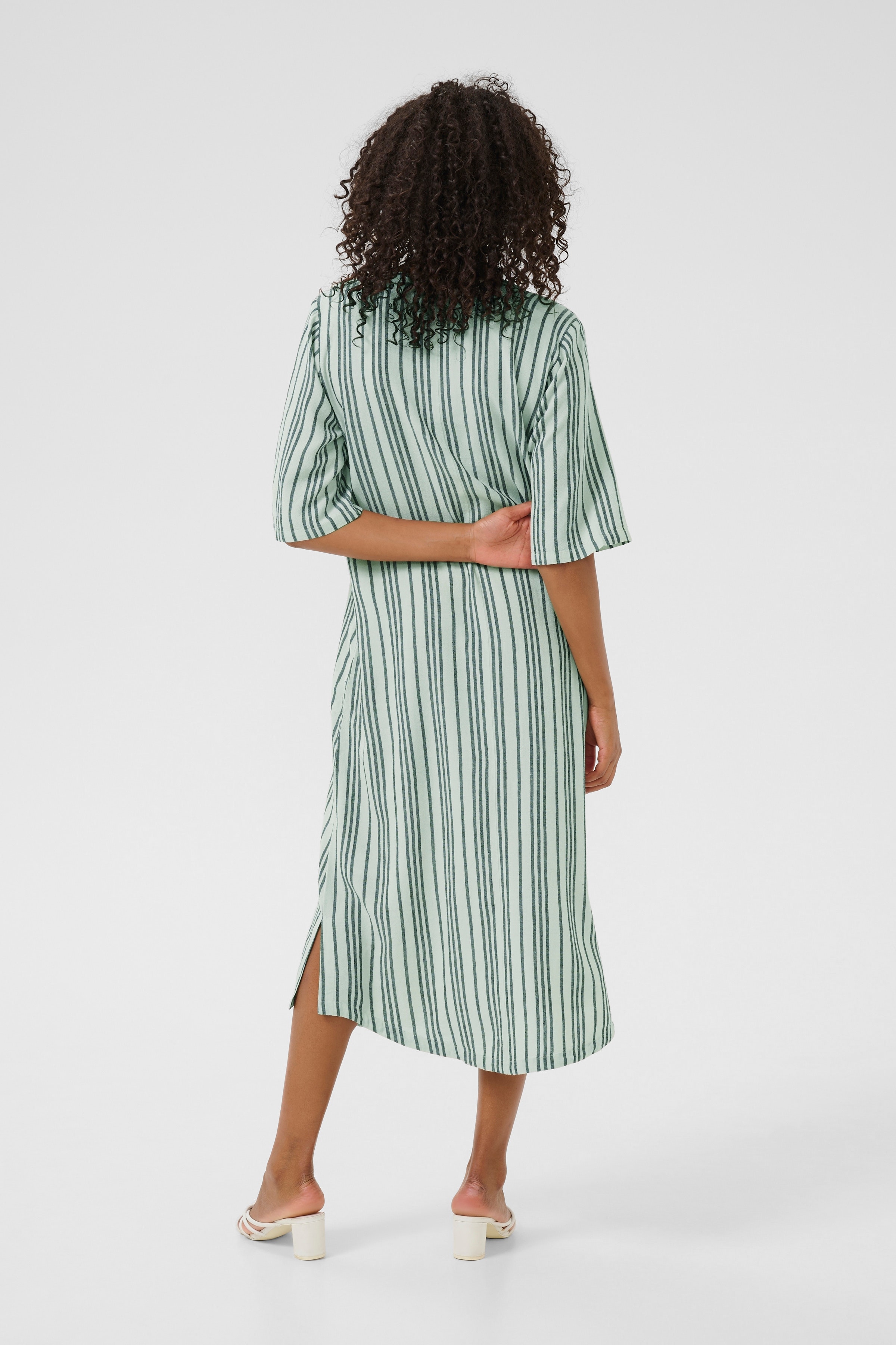 KAmilia Lin kjole LOOKBOOK BACK 10508312-107124