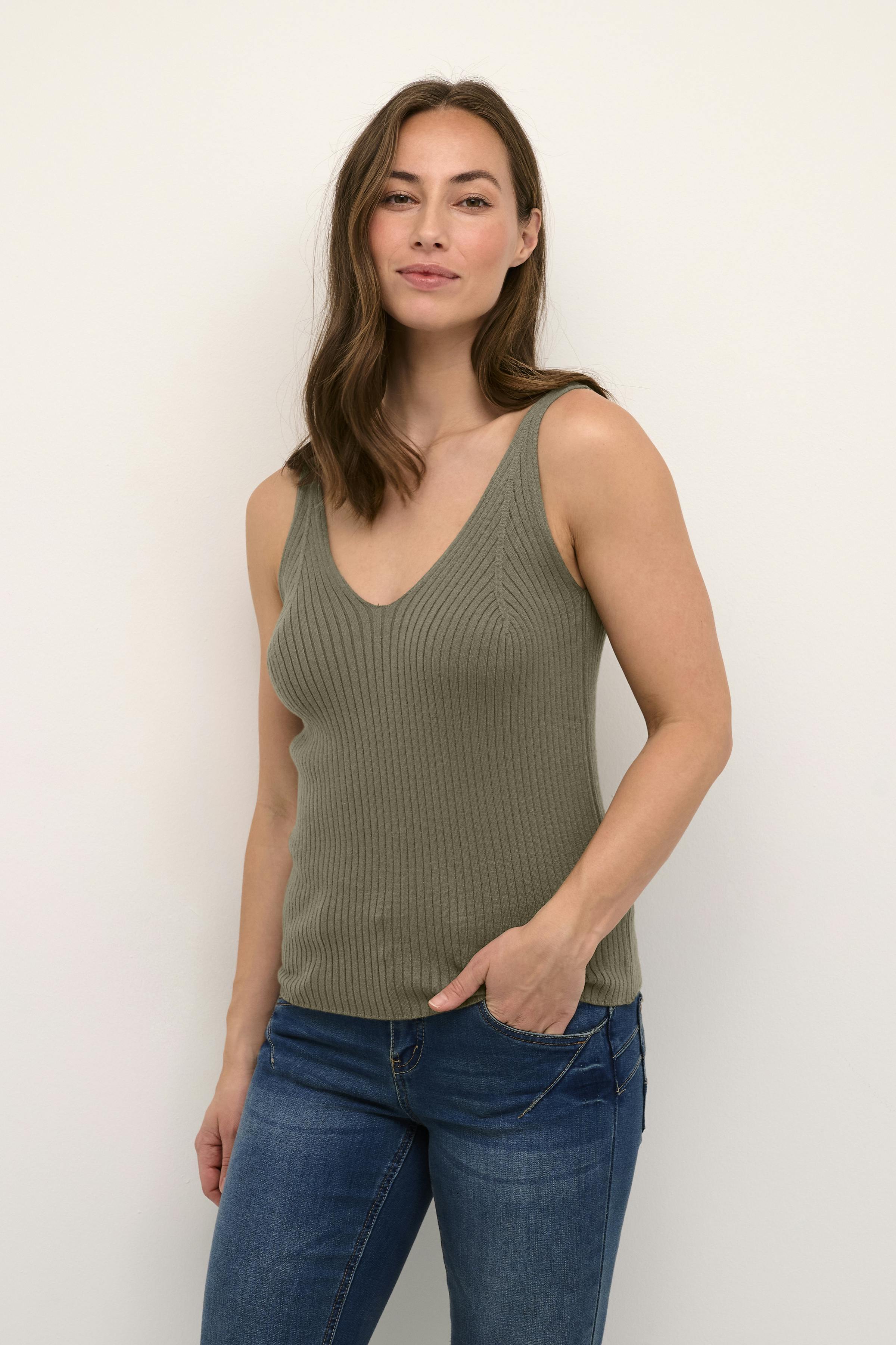 CRDela Top LOOKBOOK FRONT 10611718-190403