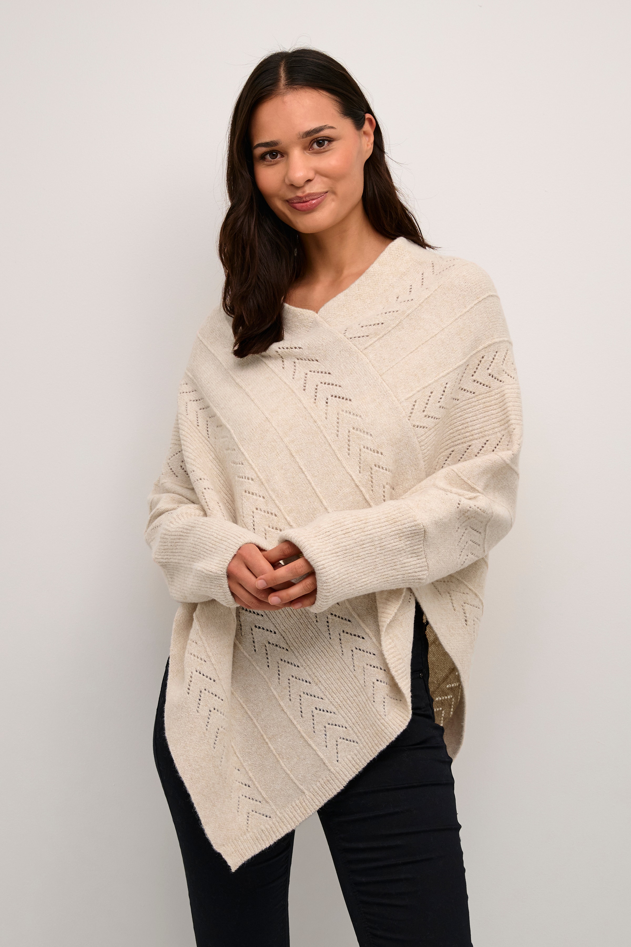 CRHoliday Poncho LOOKBOOK FRONT 10610828-100232