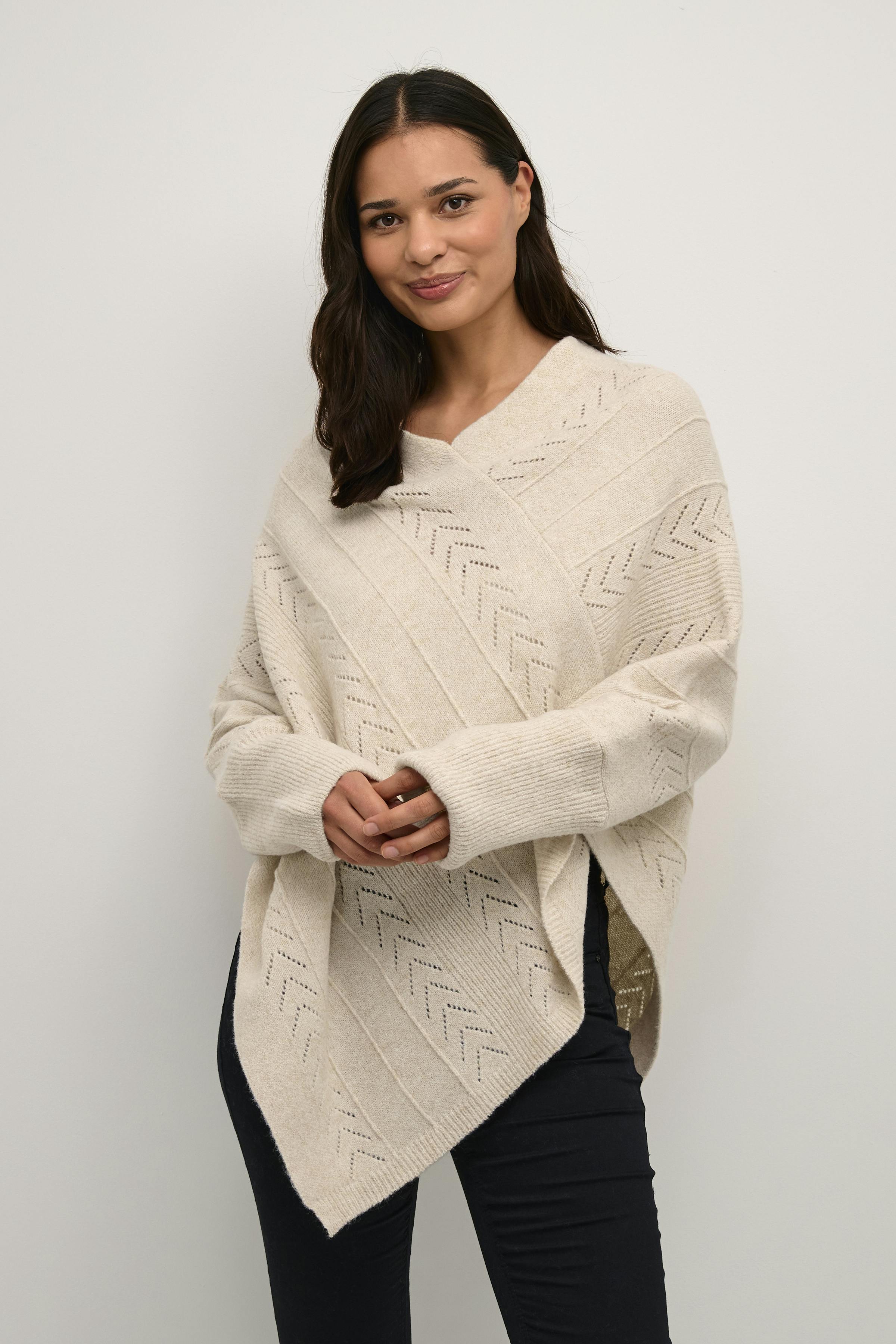 CRHoliday Poncho LOOKBOOK FRONT 10610828-100232