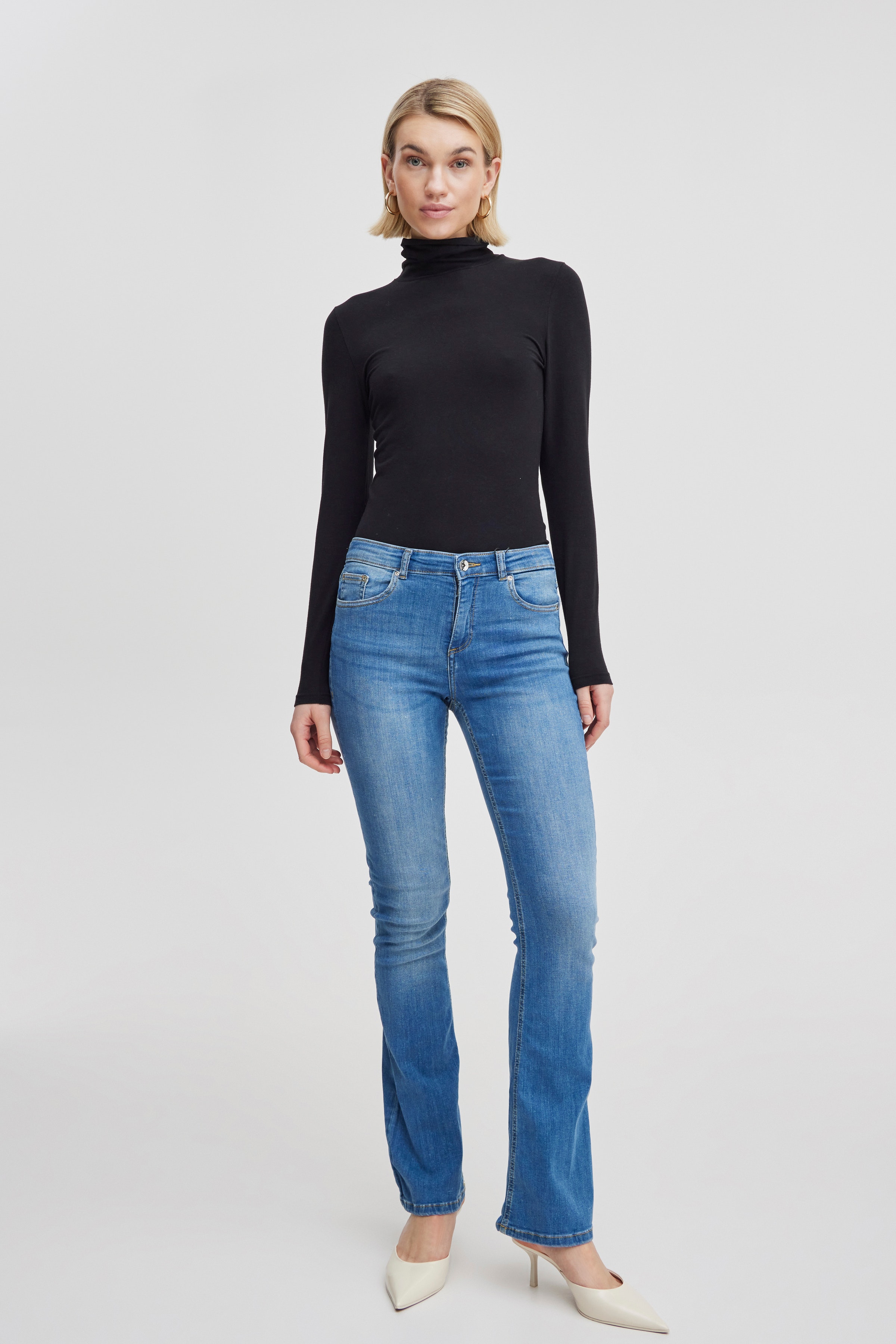 Turtleneck with long sleeves LOOKBOOK FRONT 20802565-80001