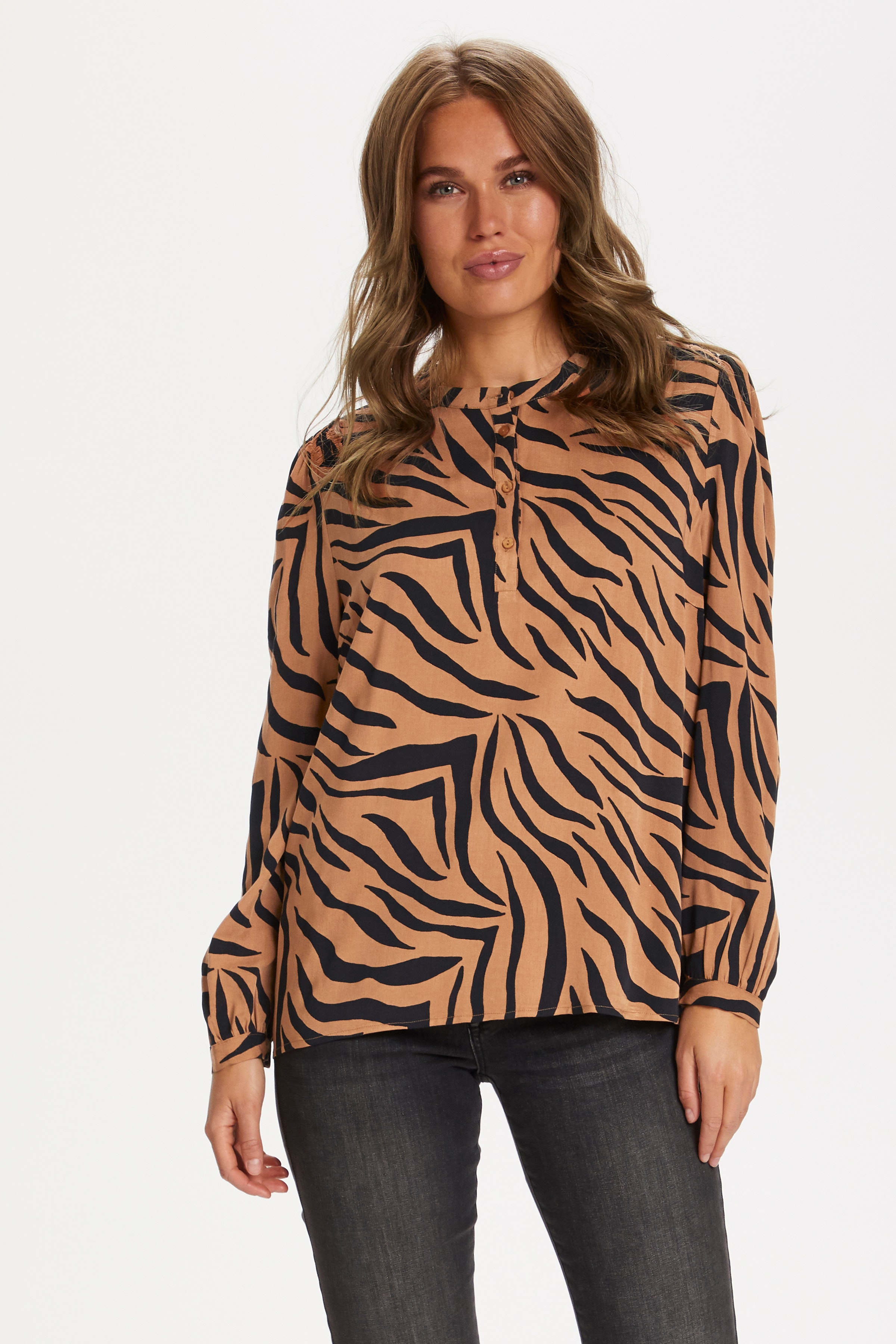 Långärmad blus LOOKBOOK FRONT 30510876-600186