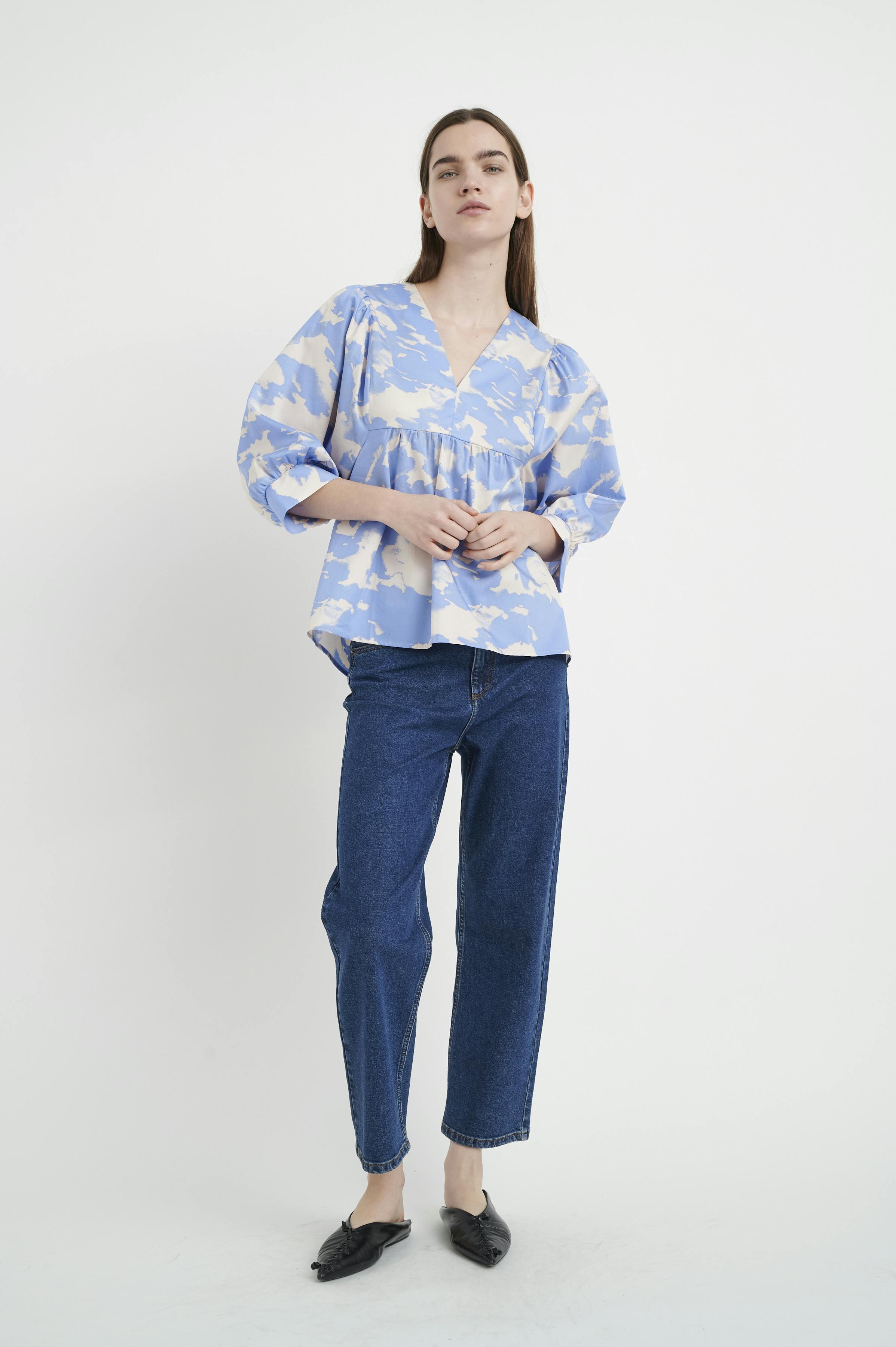 BluIW Blouse LOOKBOOK FRONT 30107696-301554