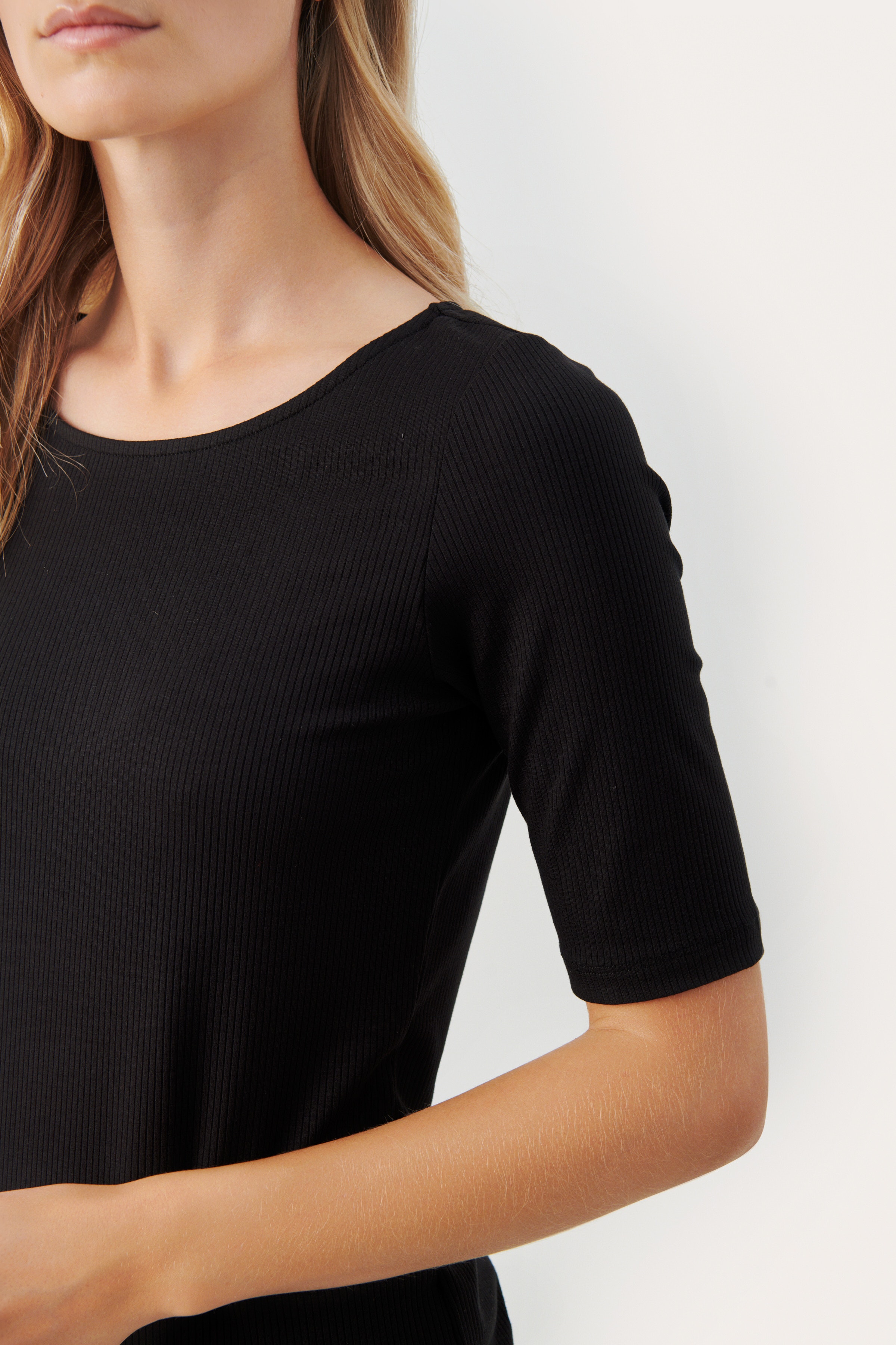 CaitPW T-shirt LOOKBOOK DETAIL 30308105-194008