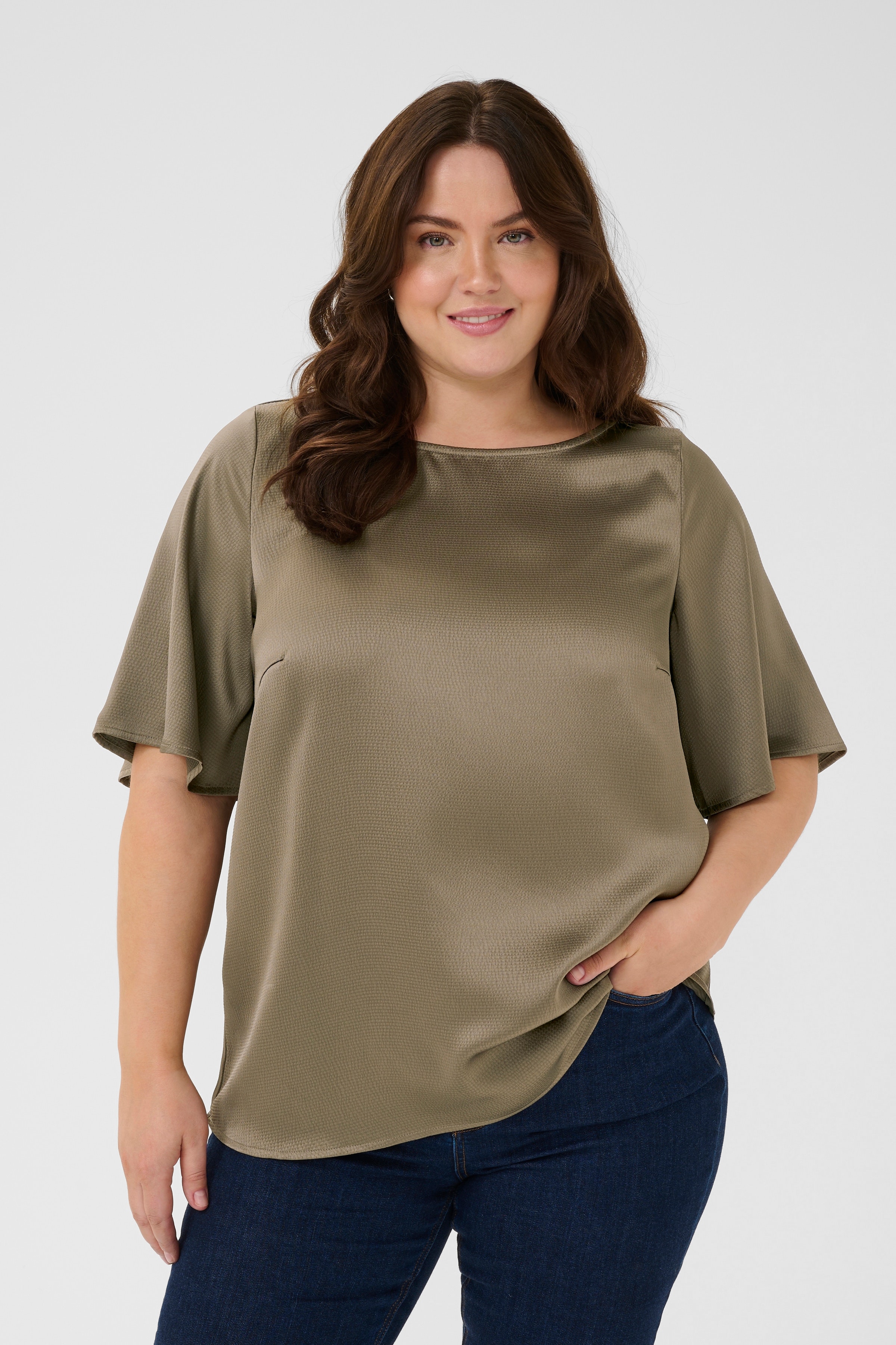KCdina Blouse LOOKBOOK FRONT 10583873-190808