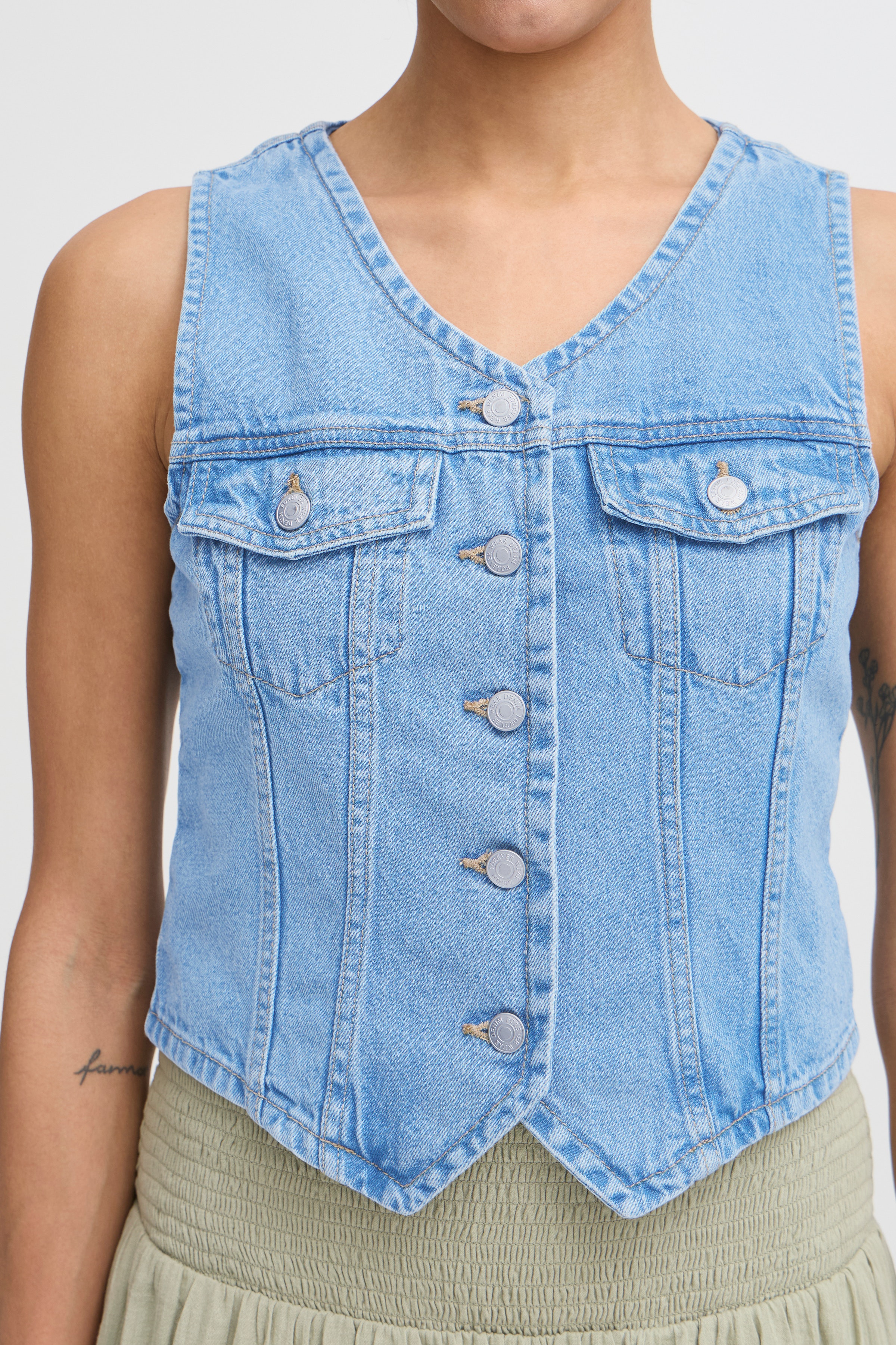 BYKALLIE Vest LOOKBOOK DETAIL 20816755-200460